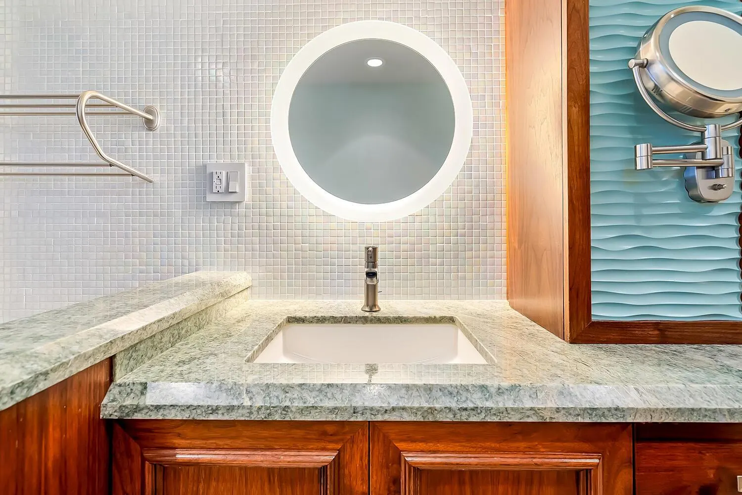 215 N Birch Road, #5b