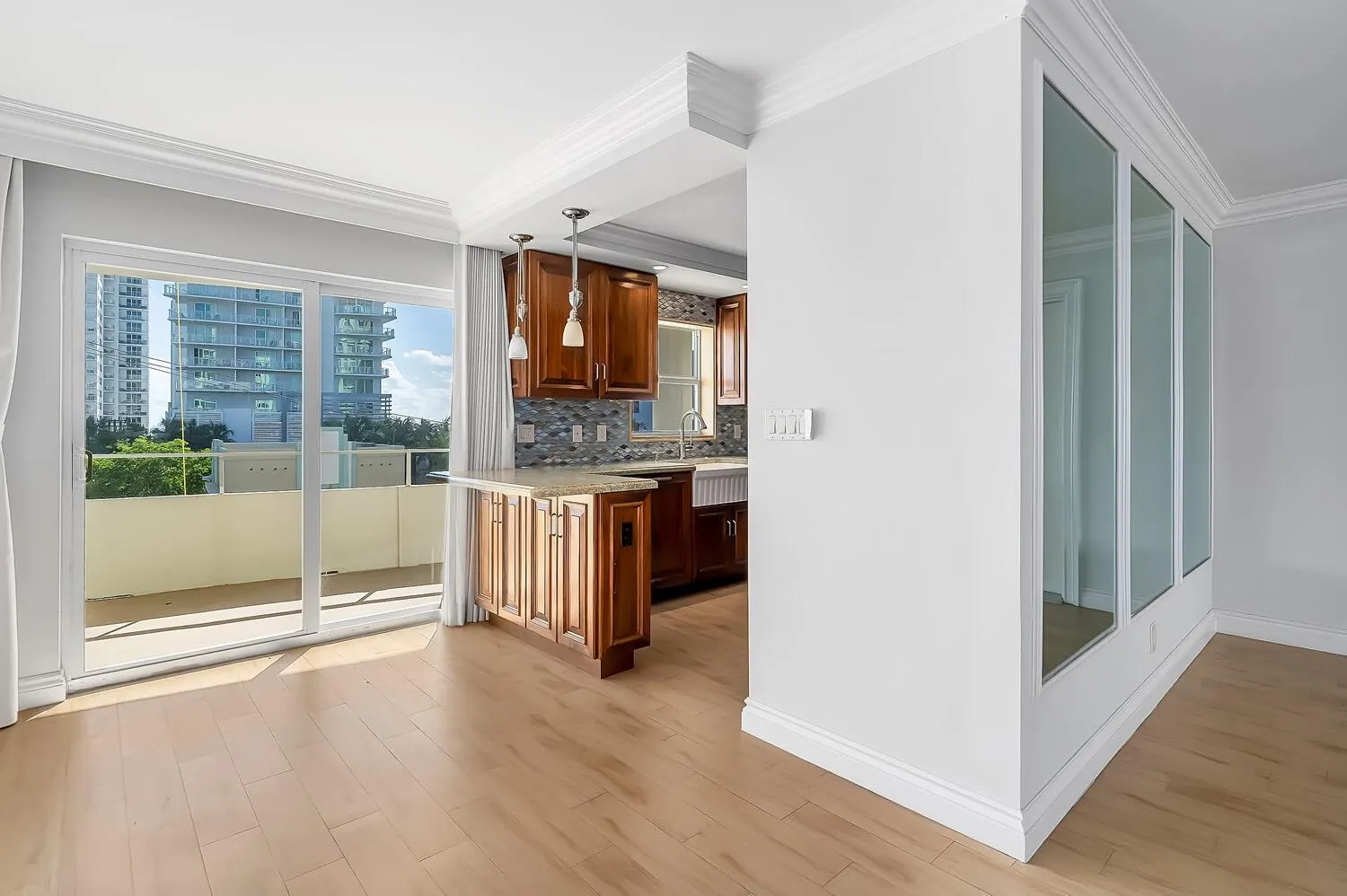 215 N Birch Road, #5b