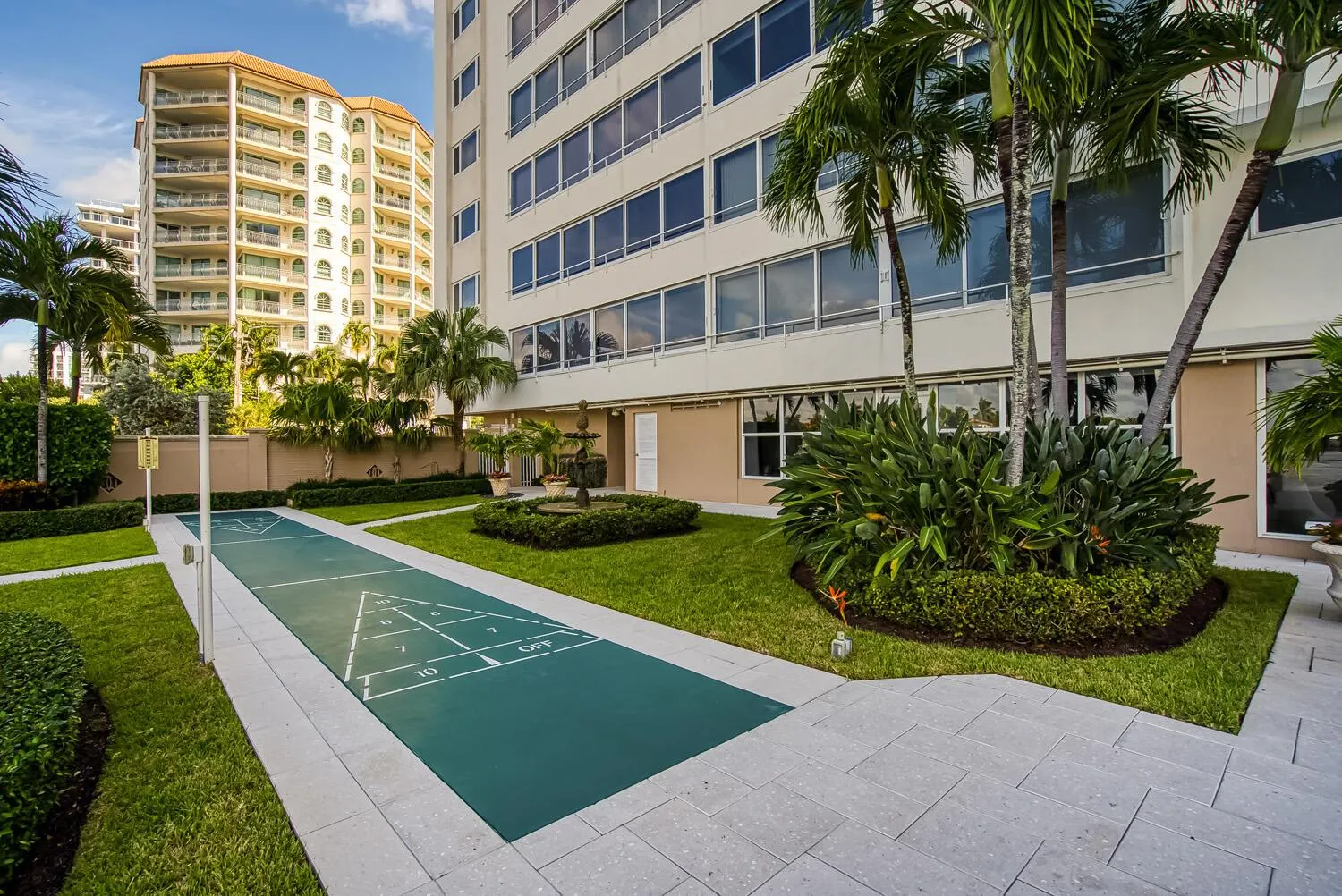 215 N Birch Road, #5b