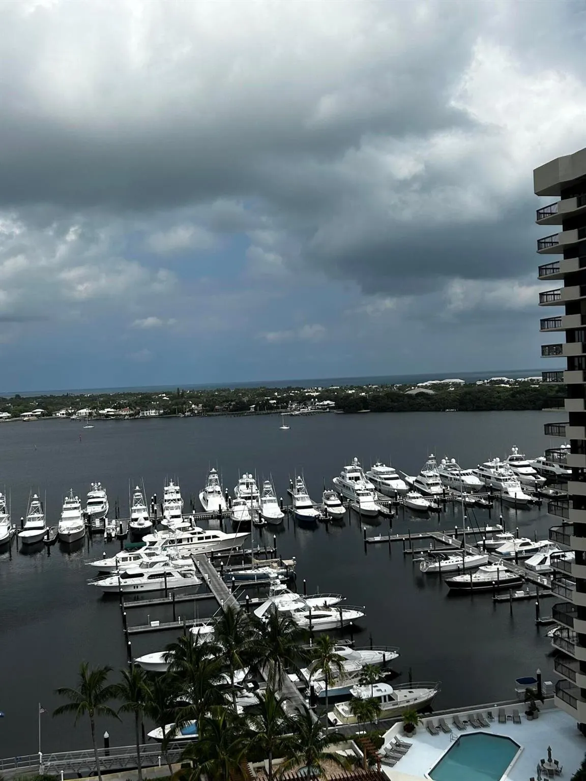 108 Lakeshore Drive, #338