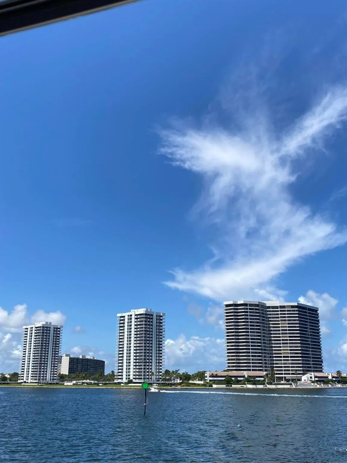 108 Lakeshore Drive, #338