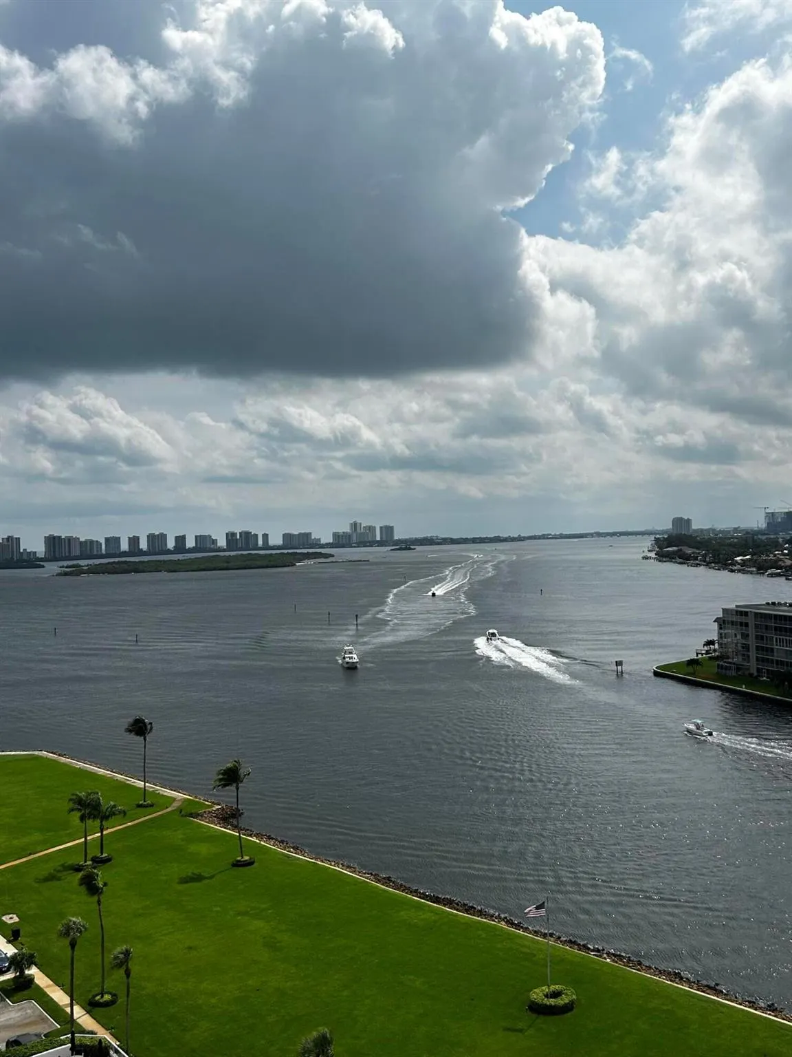 108 Lakeshore Drive, #338