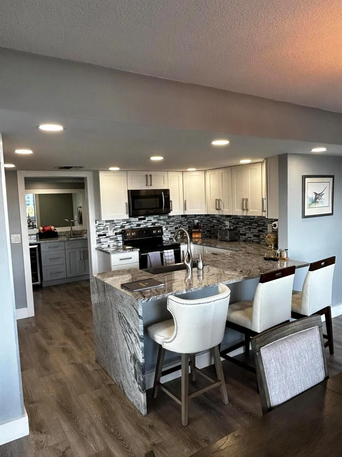 108 Lakeshore Drive, #338