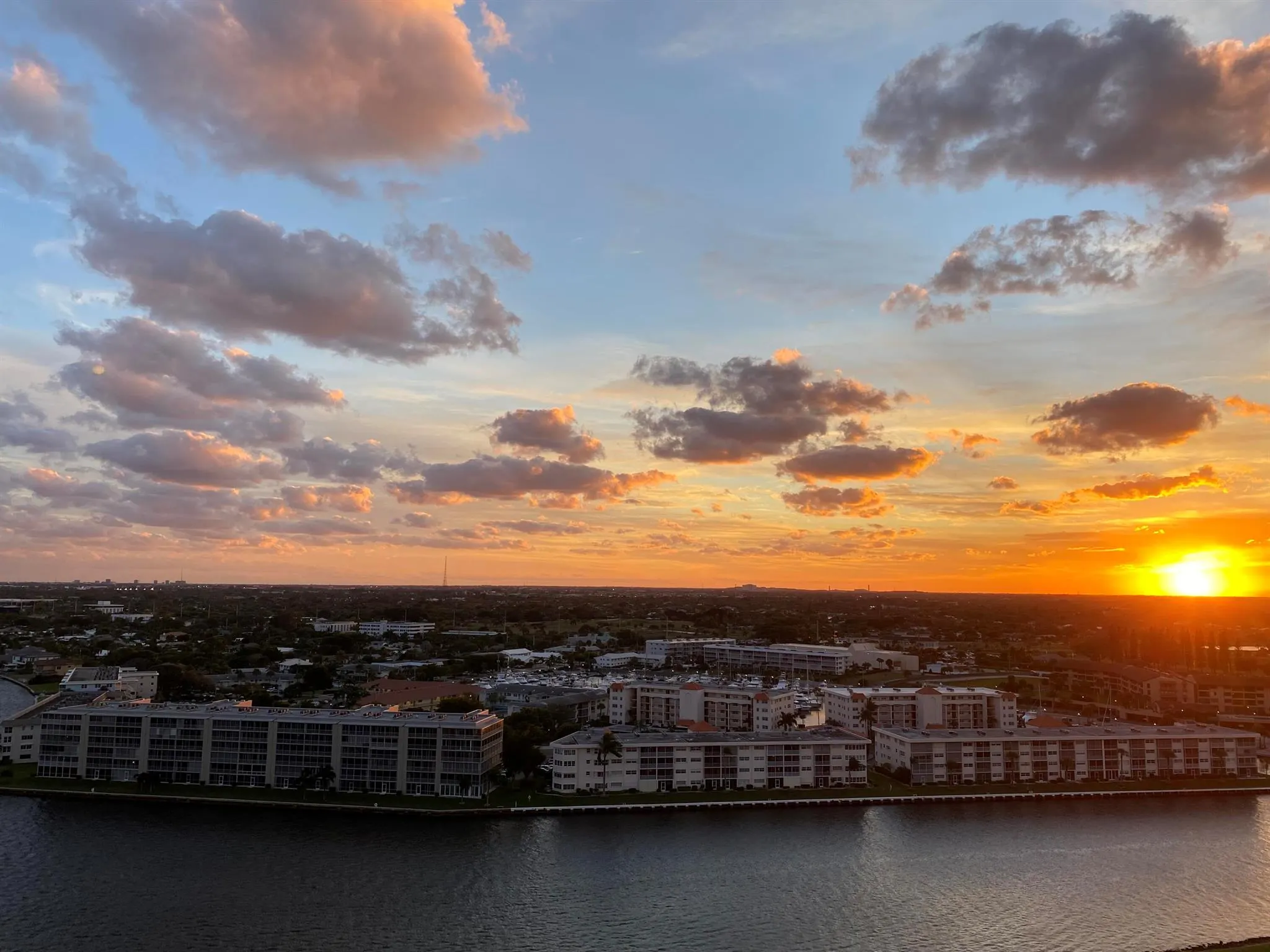 108 Lakeshore Drive, #338