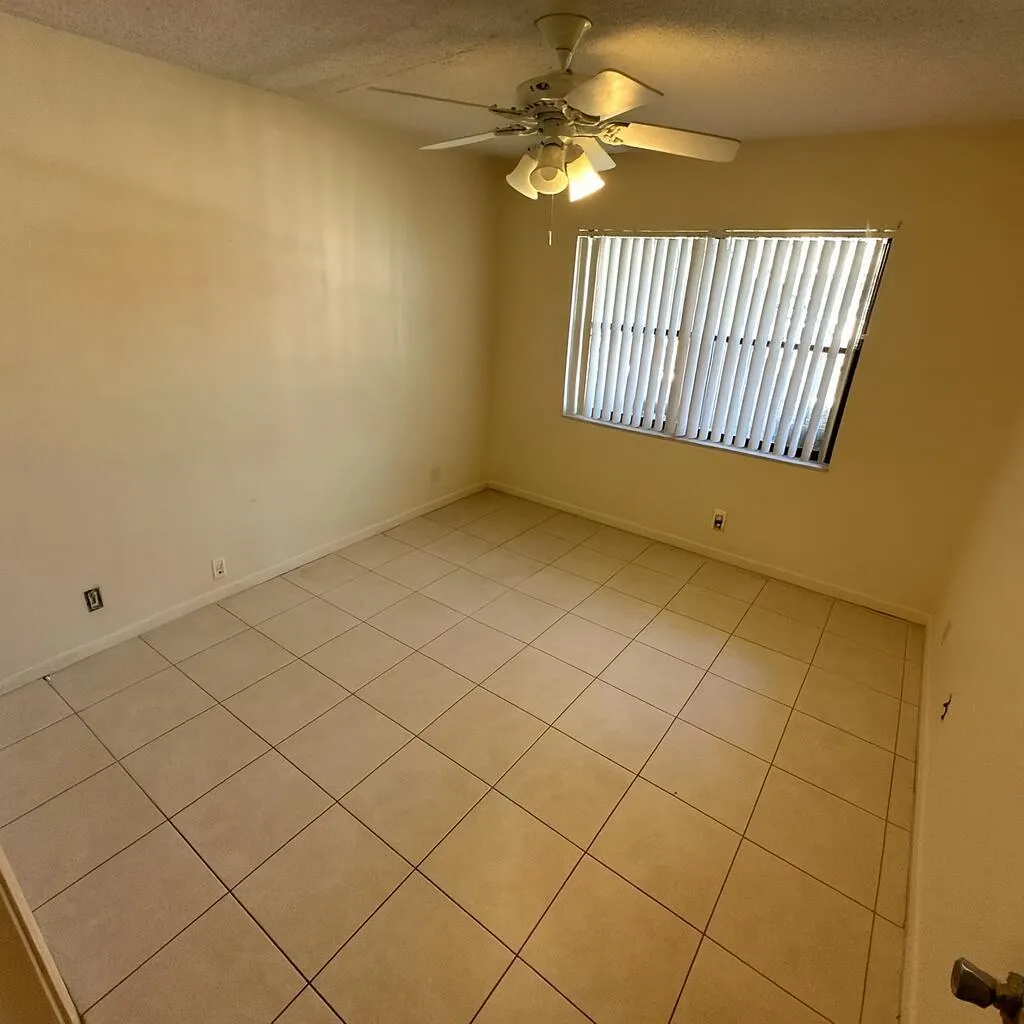 5975 Forest Hill Boulevard, #101