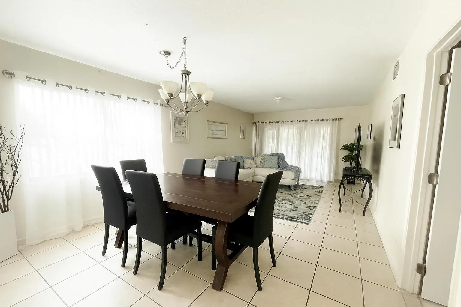 5975 Forest Hill Boulevard, #101