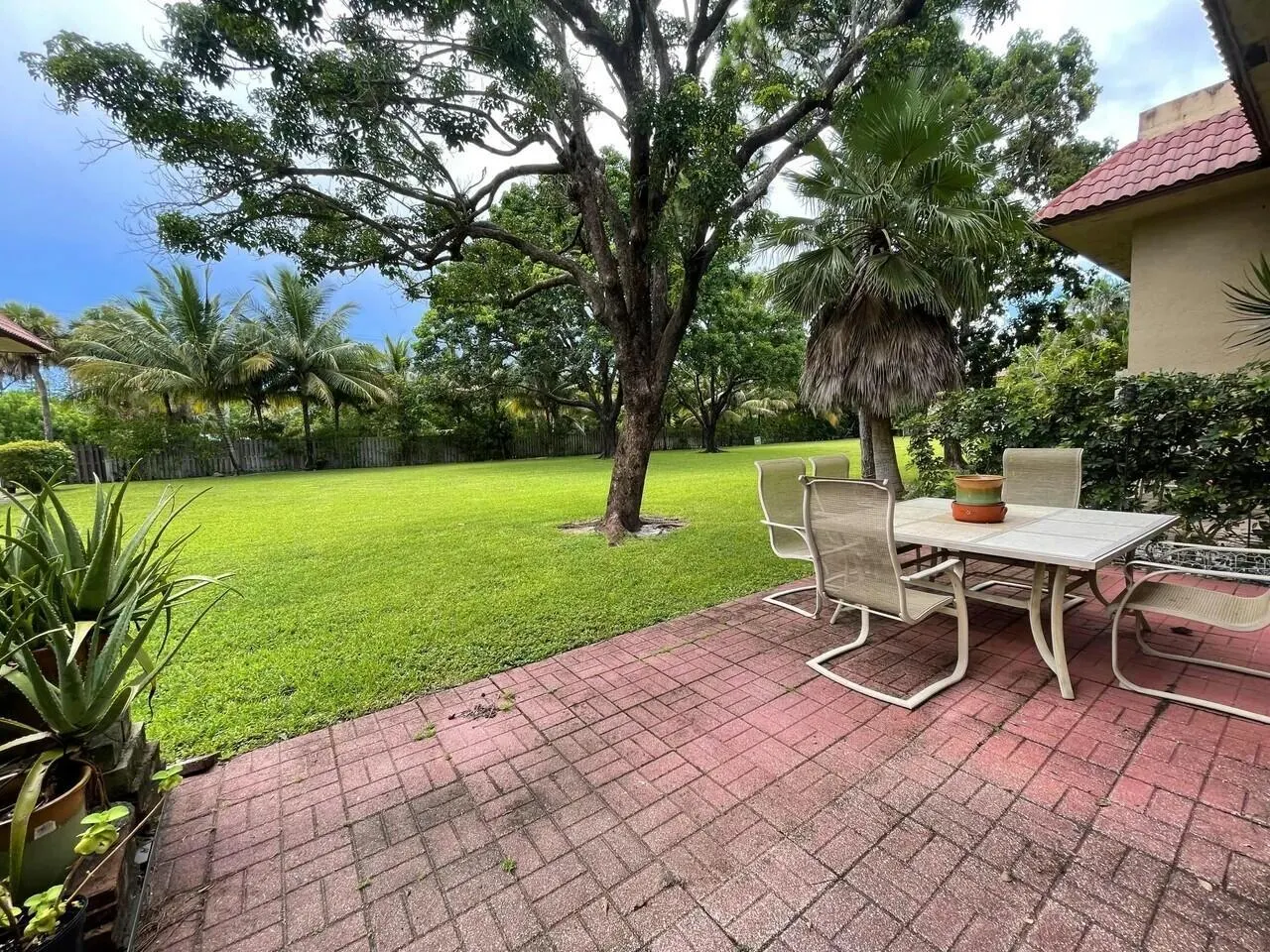 5975 Forest Hill Boulevard, #101