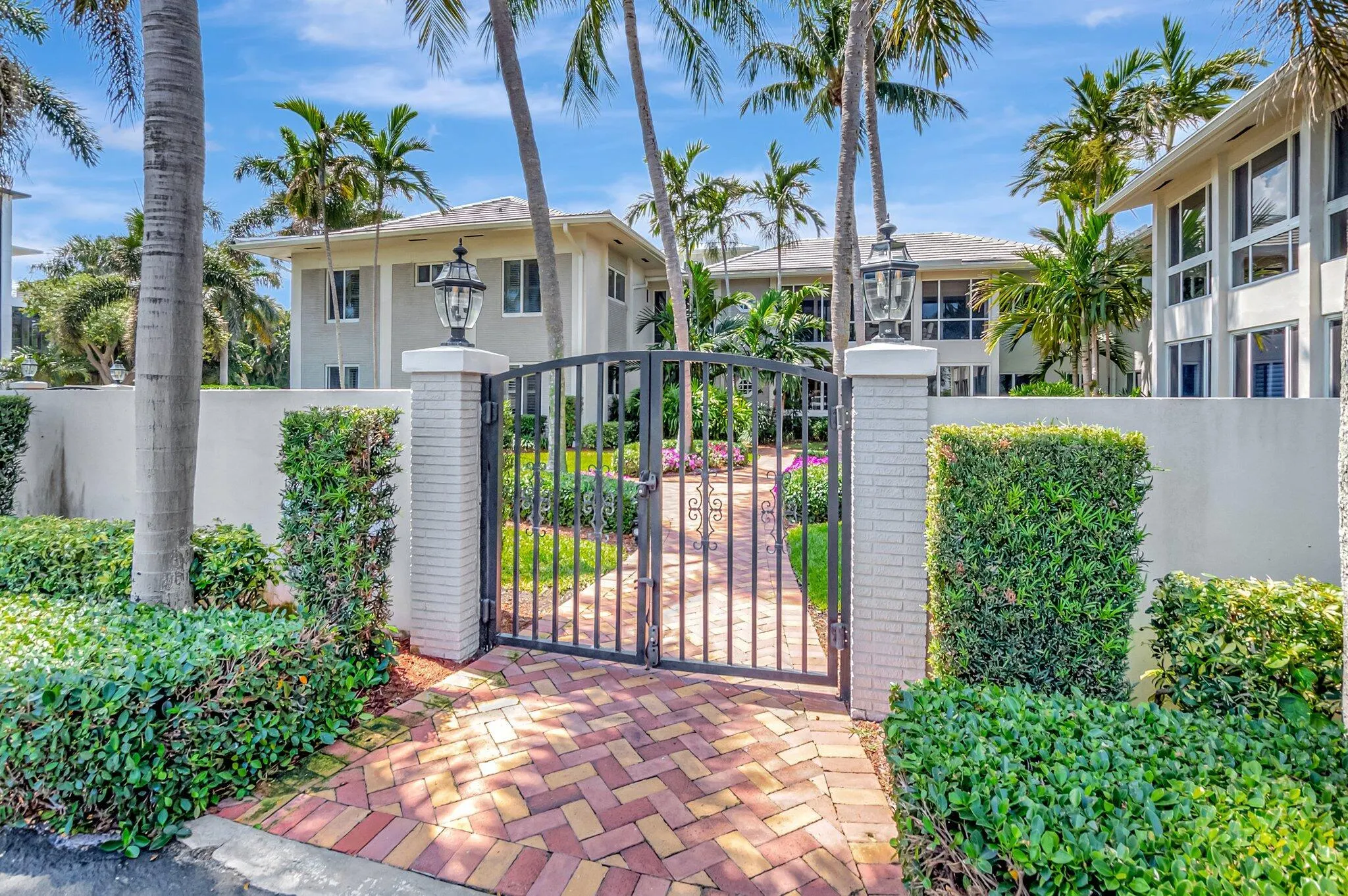 200 Andrews Avenue, #1