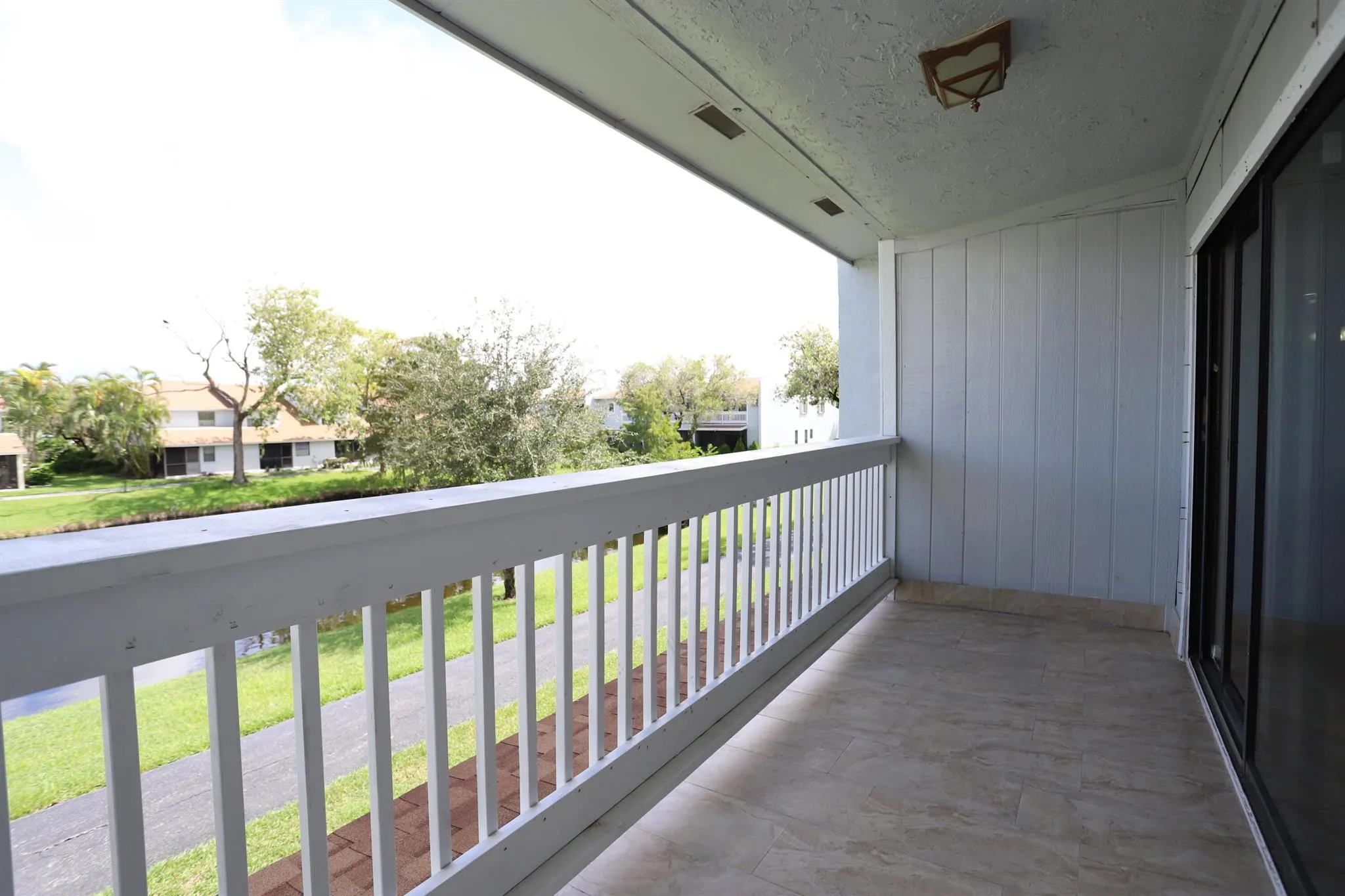 1715 Woodbridge Lakes Circle