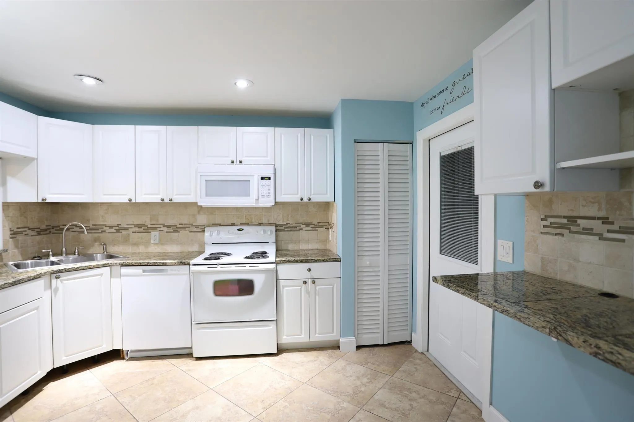1715 Woodbridge Lakes Circle