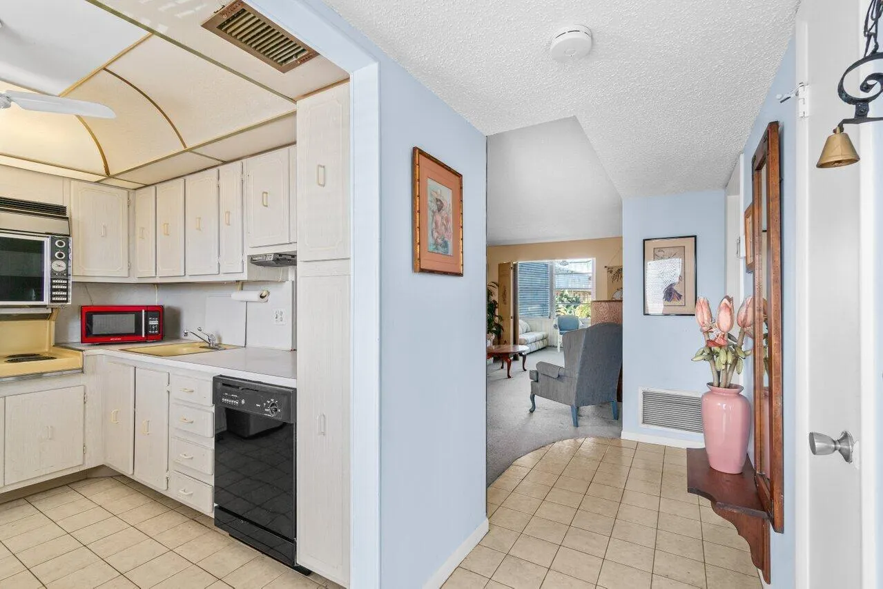 2615 NE 3rd Court, #308
