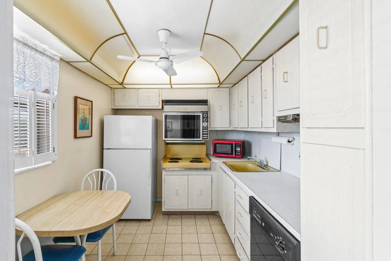 2615 NE 3rd Court, #308