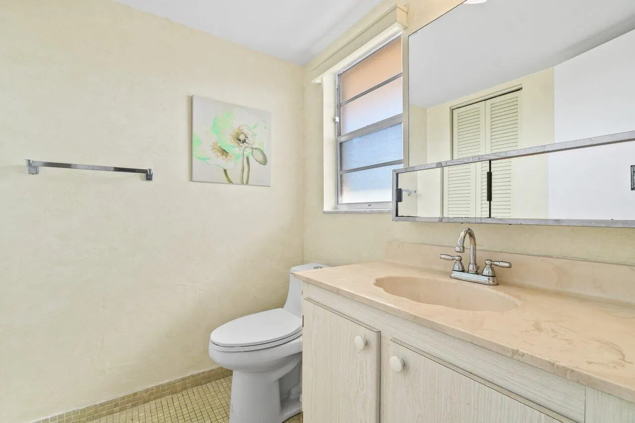 2615 NE 3rd Court, #308