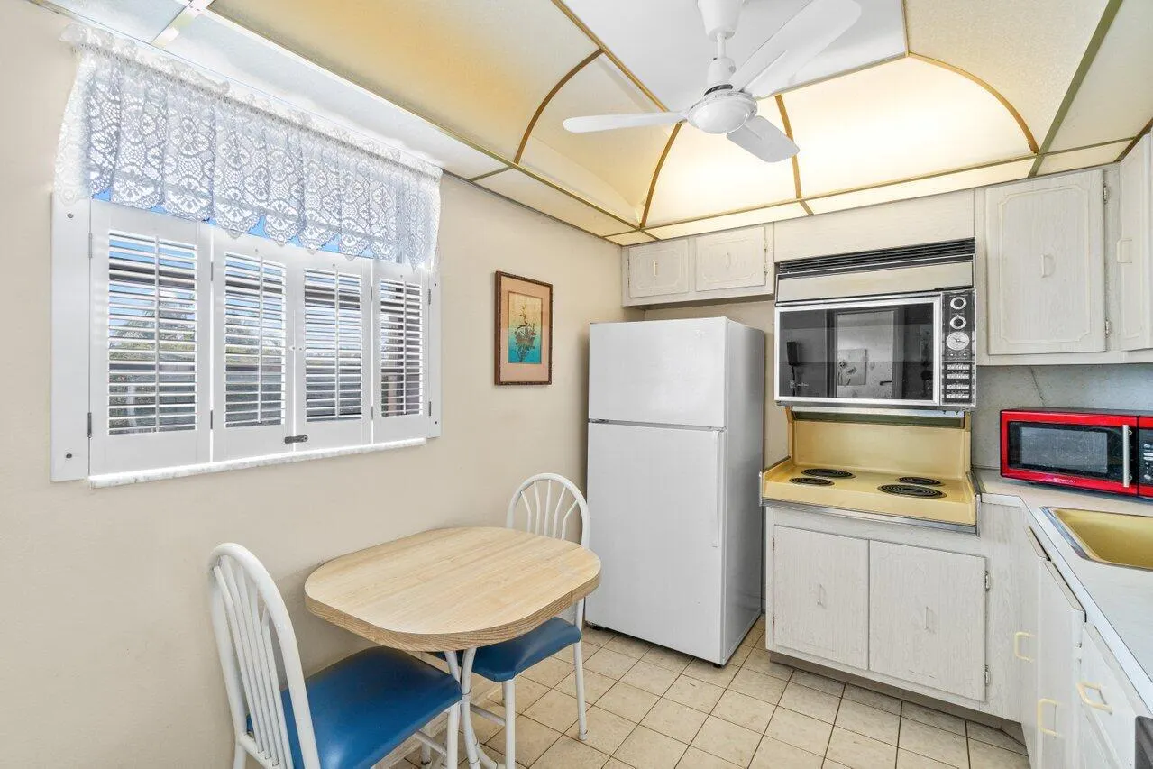 2615 NE 3rd Court, #308