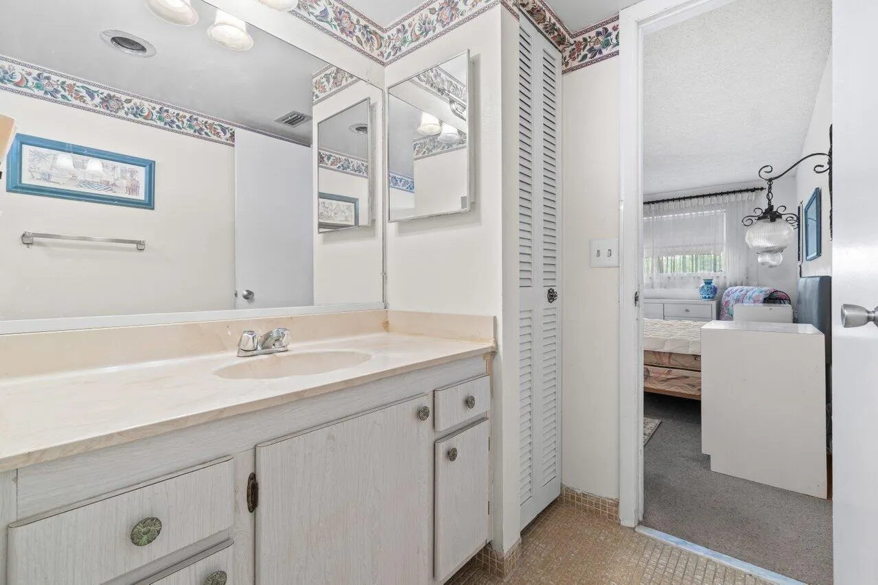 2615 NE 3rd Court, #308