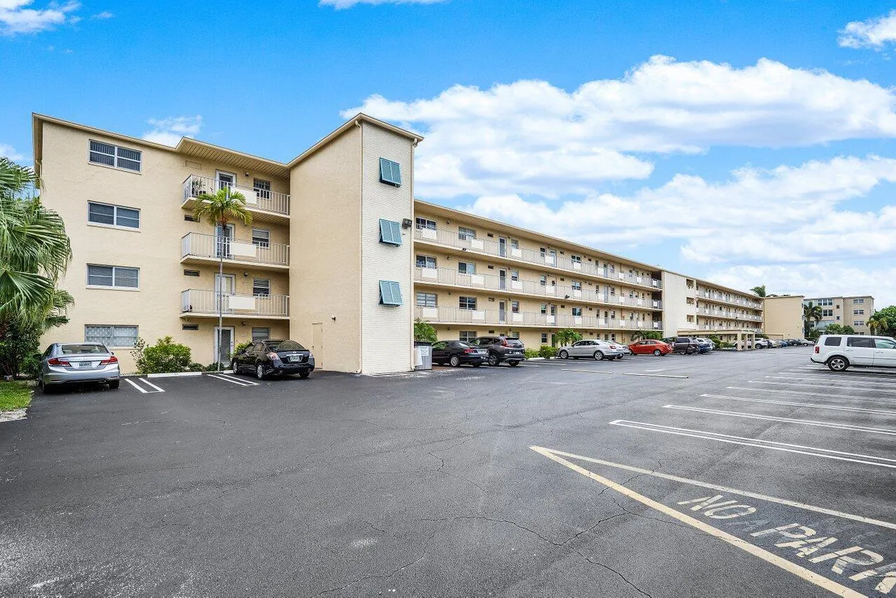 2615 NE 3rd Court, #308