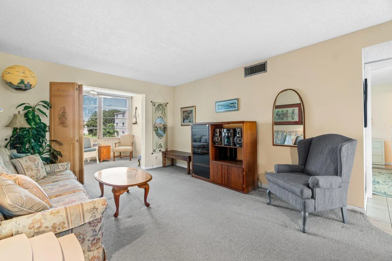 2615 NE 3rd Court, #308