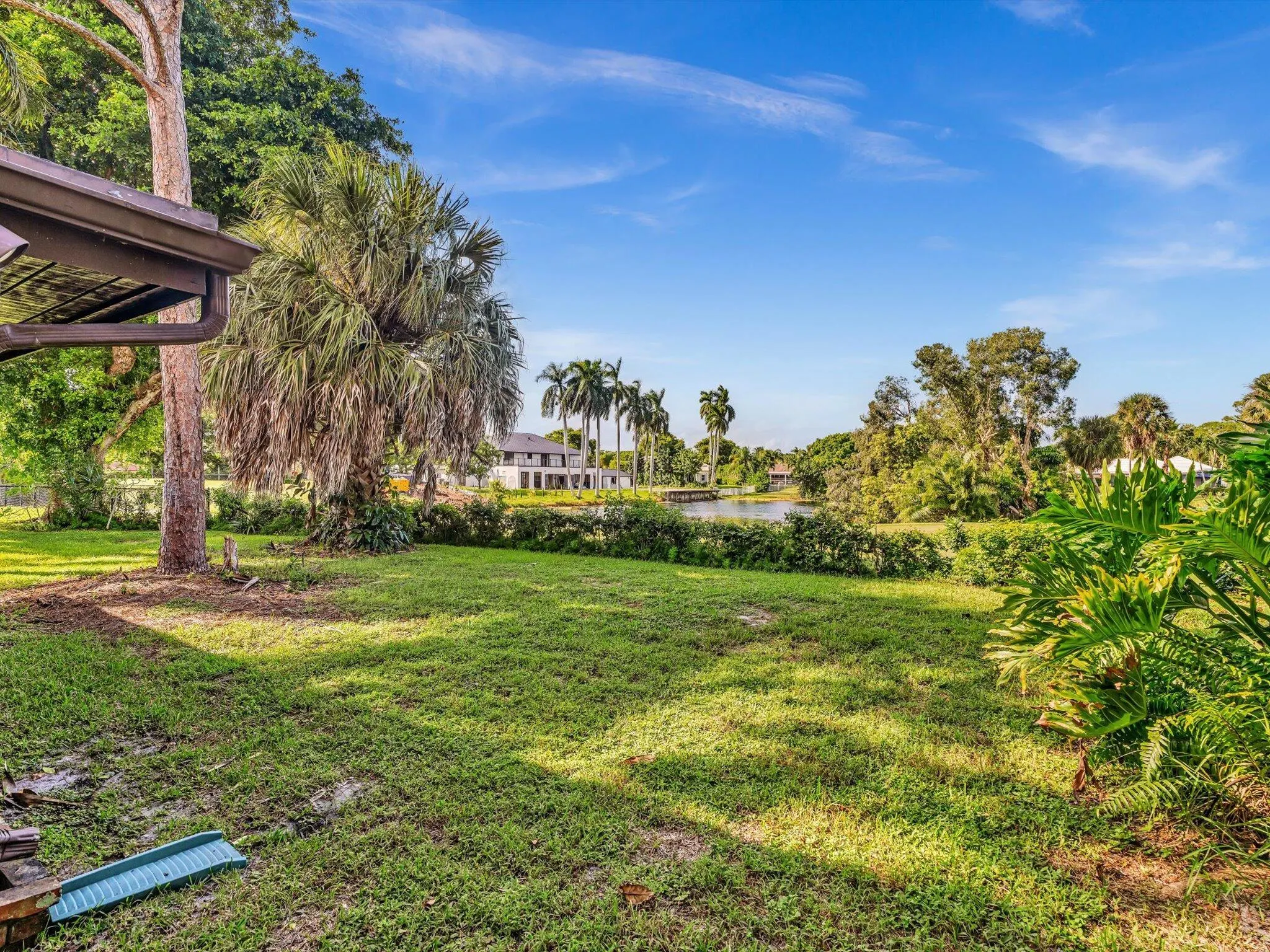 3537 Lakeview Drive