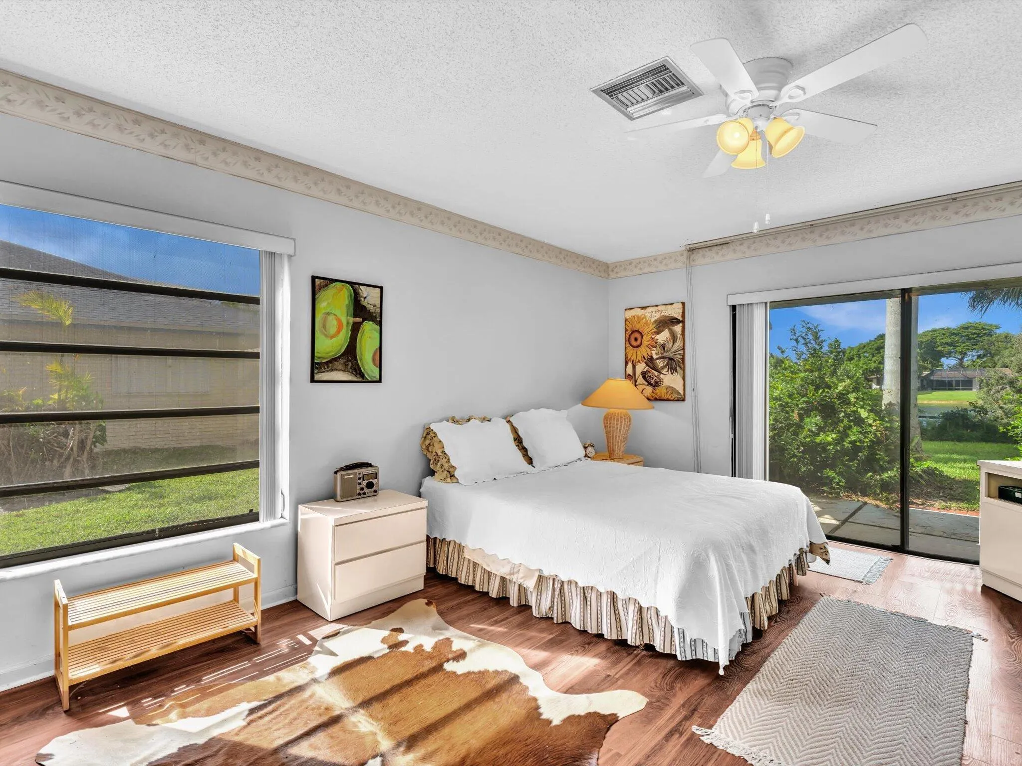 3537 Lakeview Drive