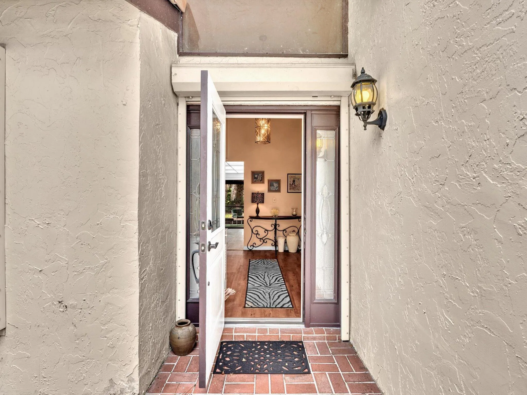 3537 Lakeview Drive