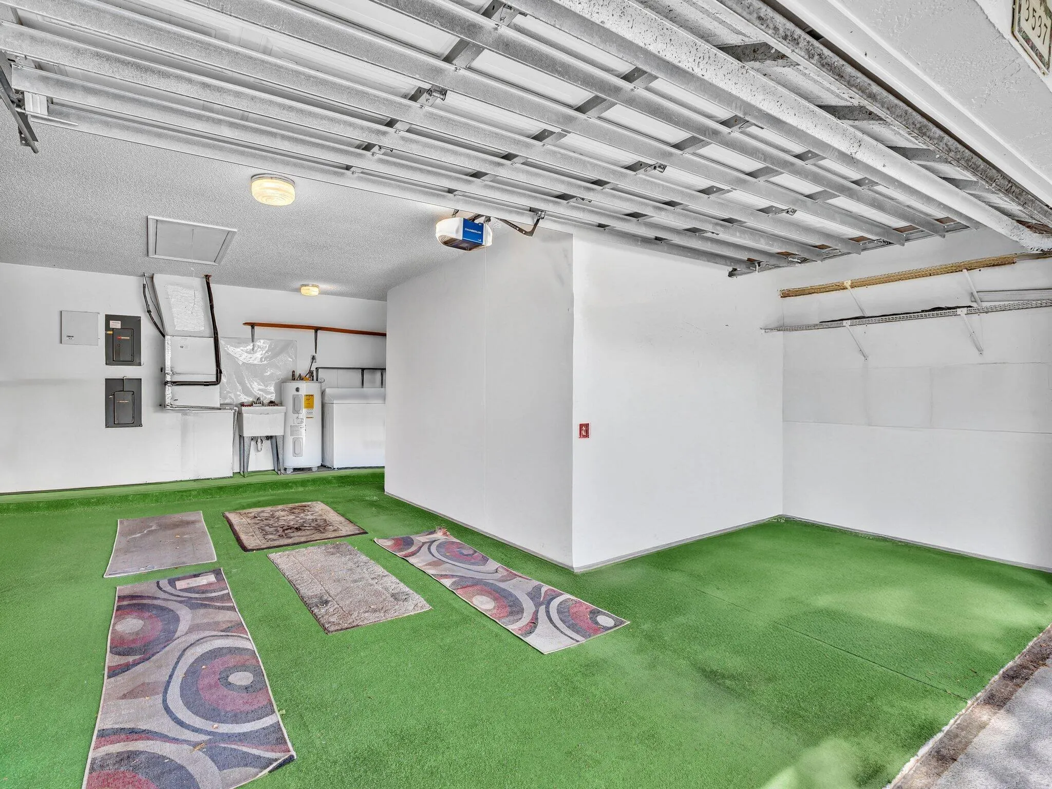 3537 Lakeview Drive