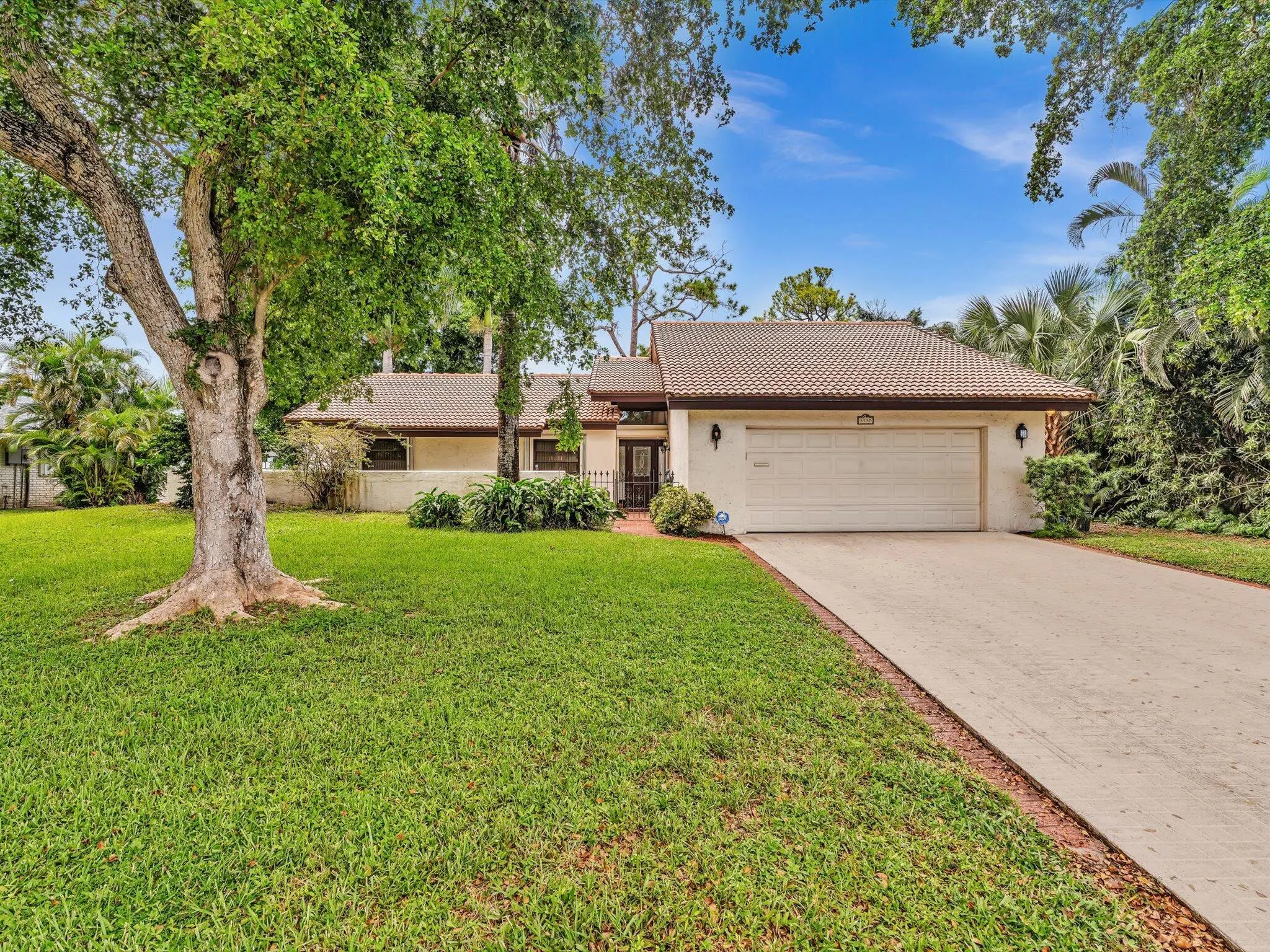 3537 Lakeview Drive