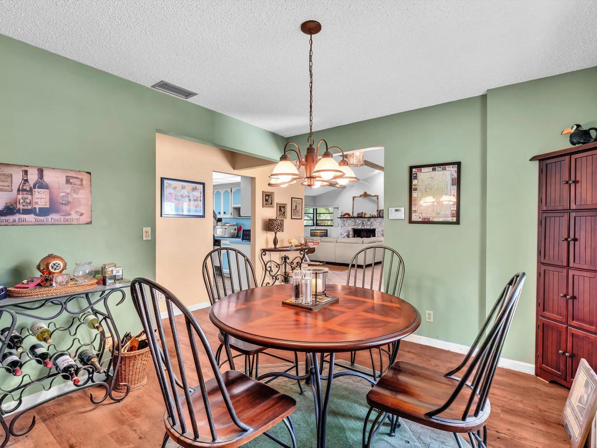 3537 Lakeview Drive