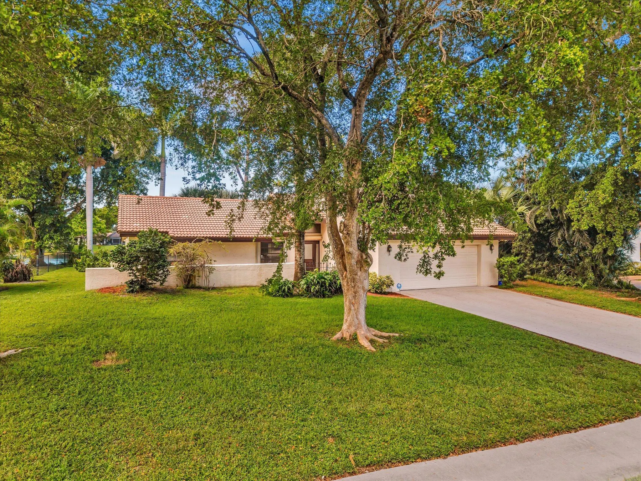 3537 Lakeview Drive