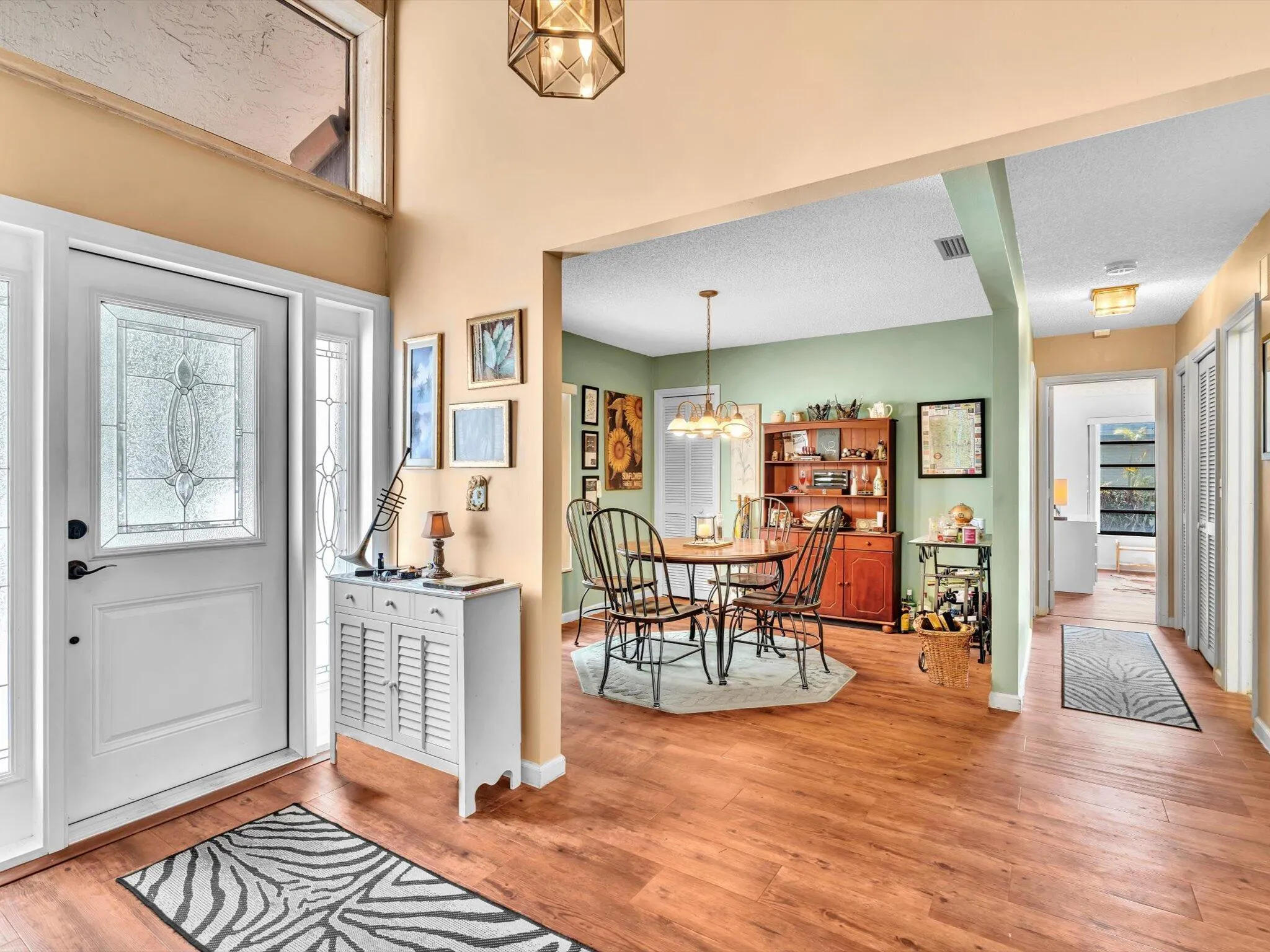 3537 Lakeview Drive
