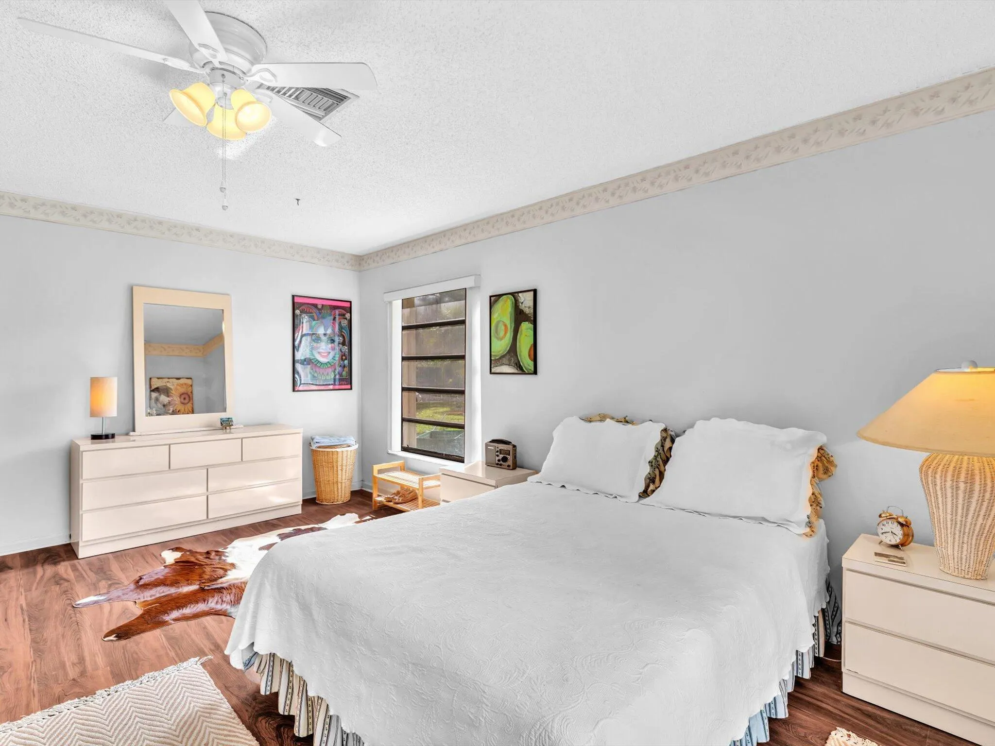 3537 Lakeview Drive
