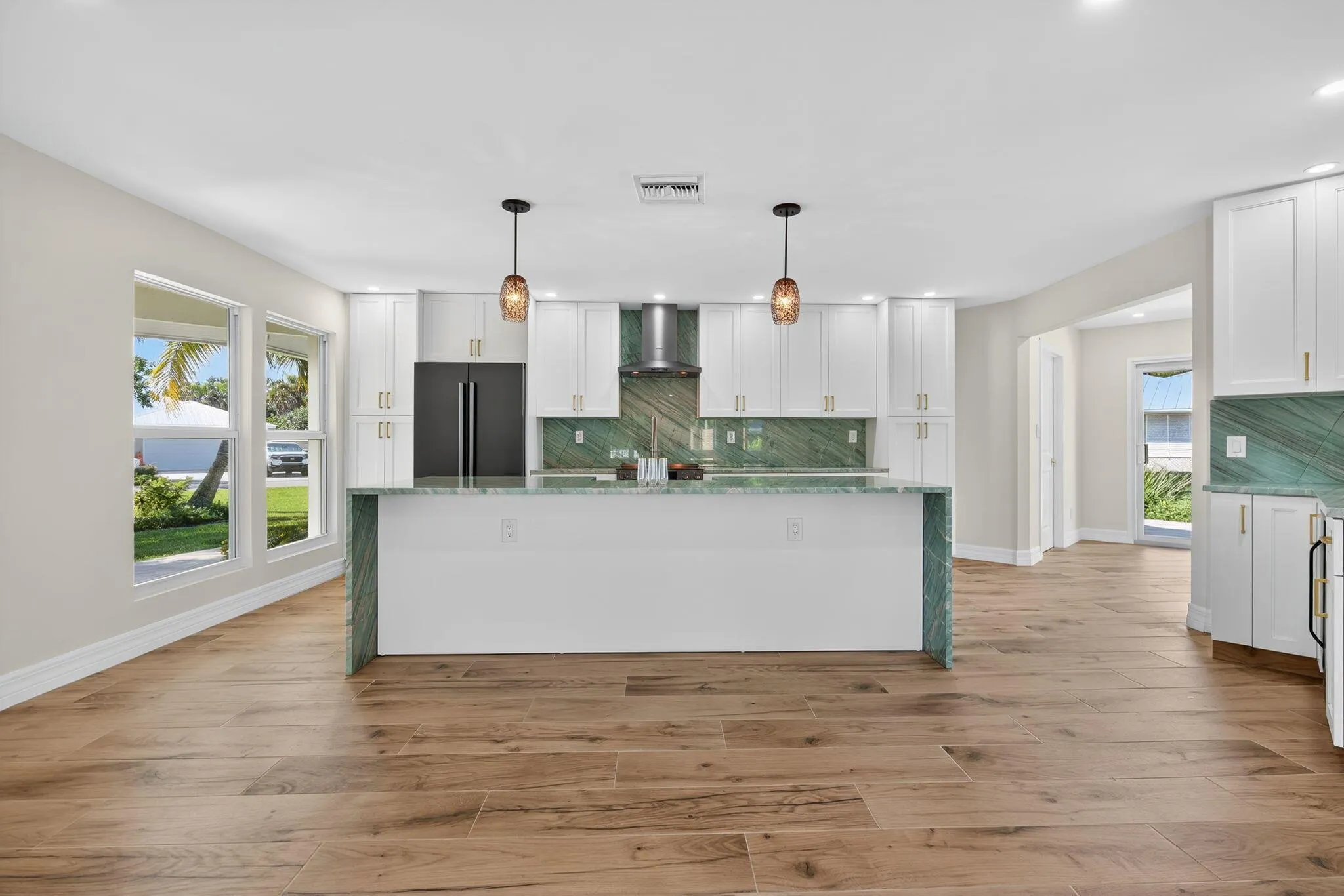 5273 SE Tall Pines Way