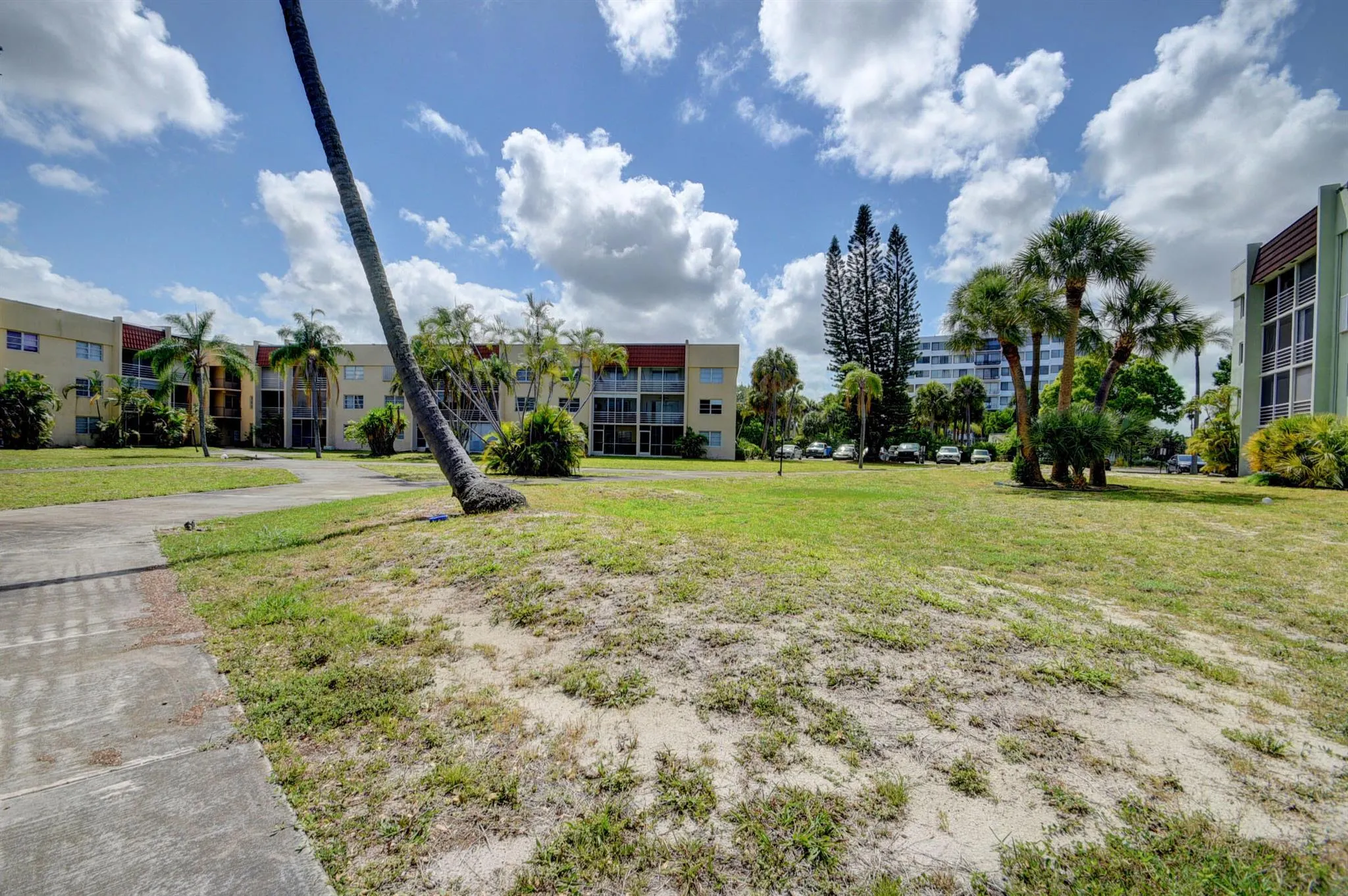 1638 Embassy Drive, #208