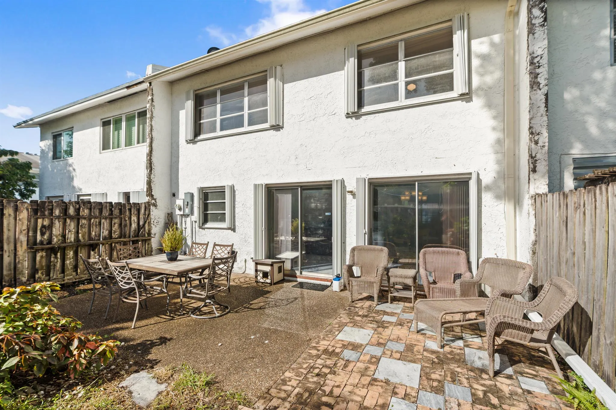 4140 NW 8th Lane