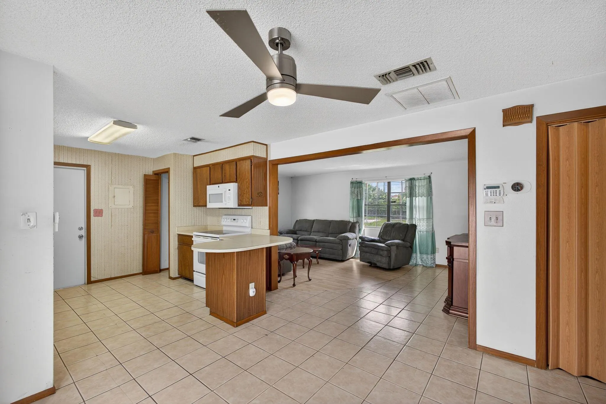 1332 W 33rd Street