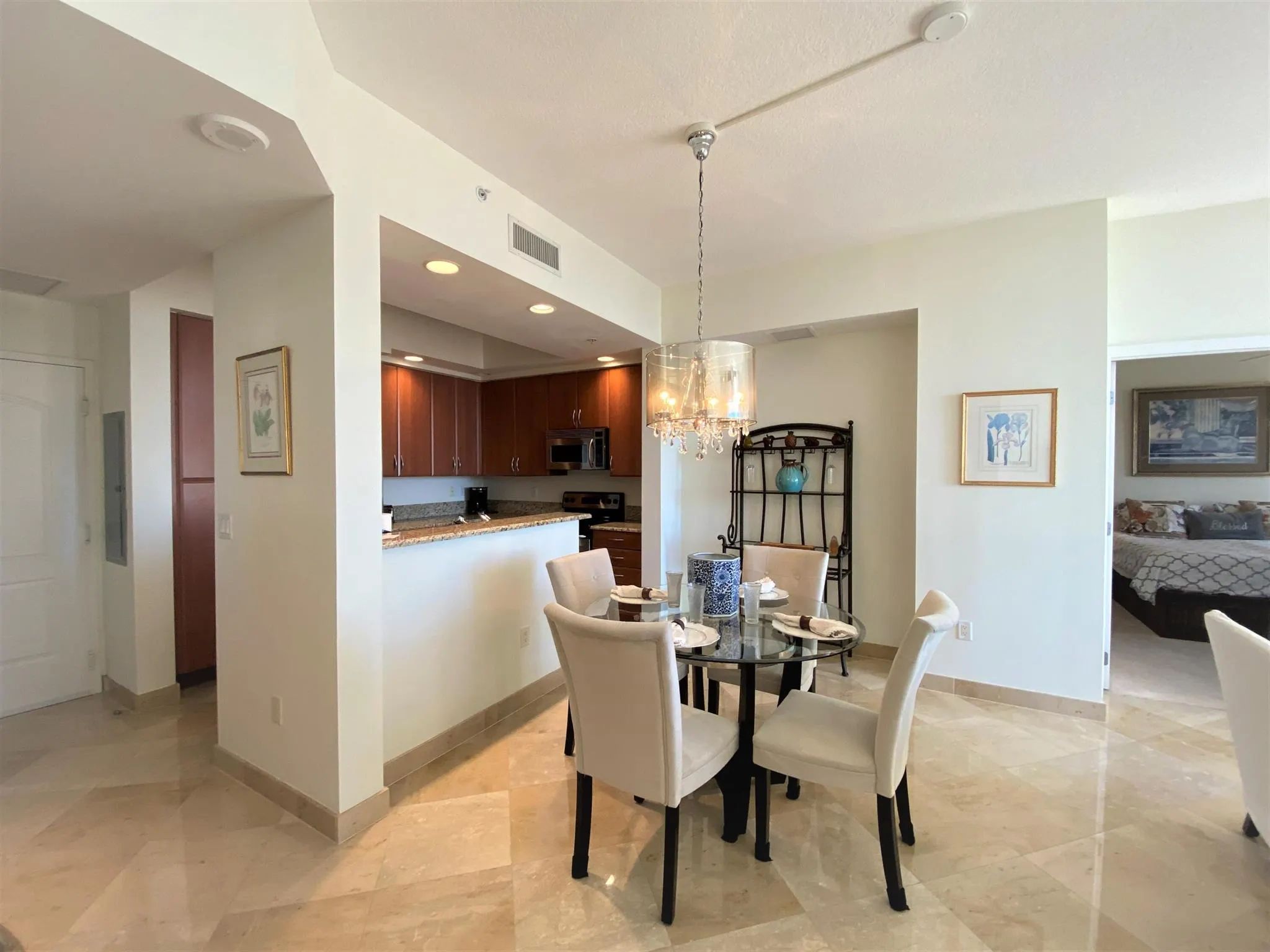 801 S Olive Avenue, #903