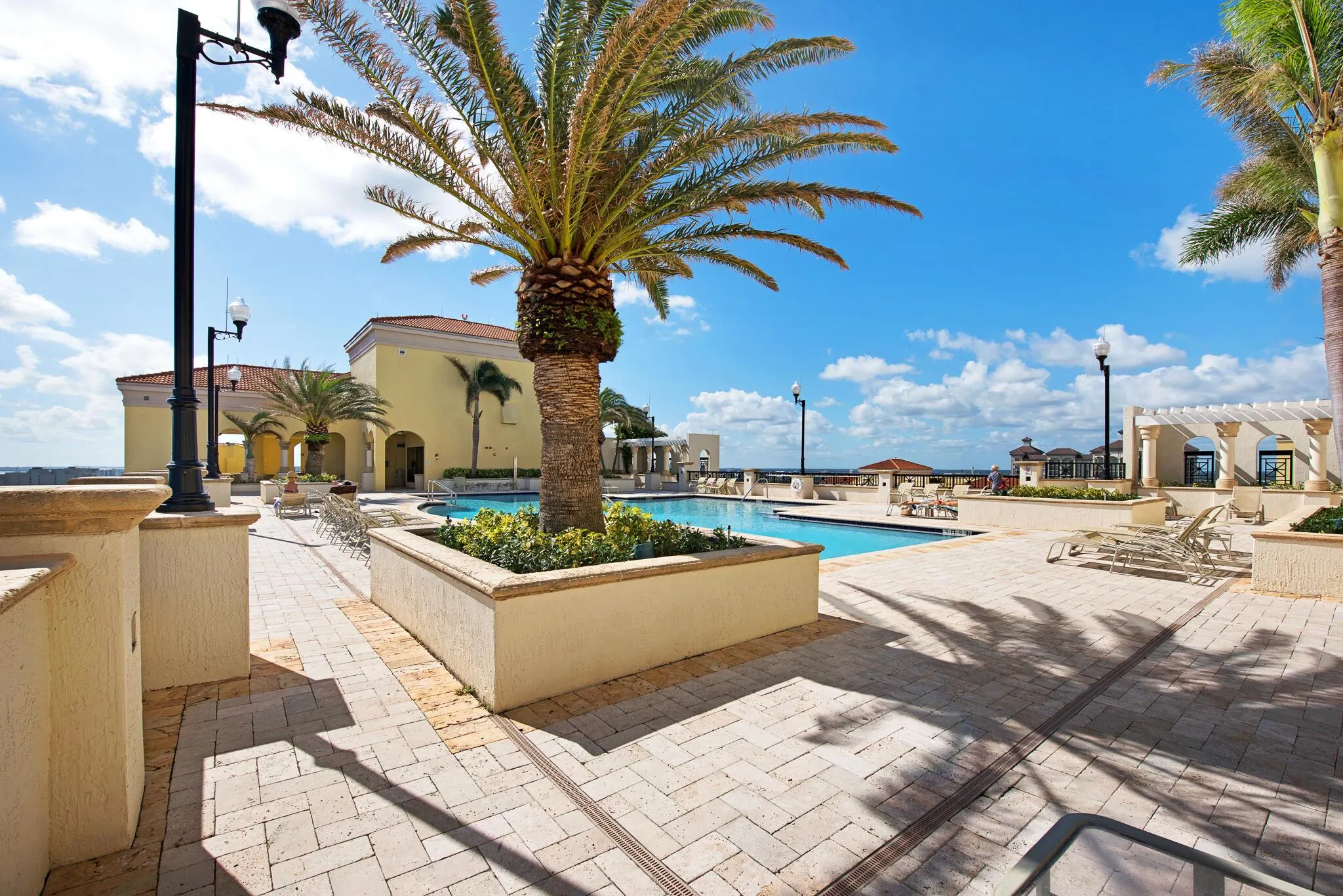 801 S Olive Avenue, #903