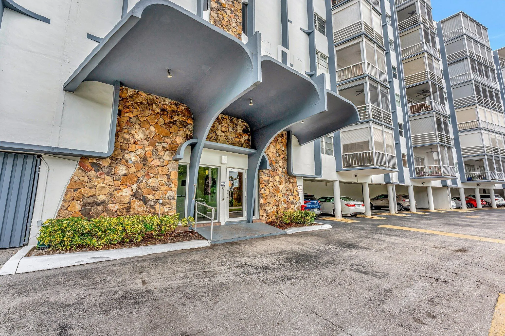 300 Diplomat Parkway, #606
