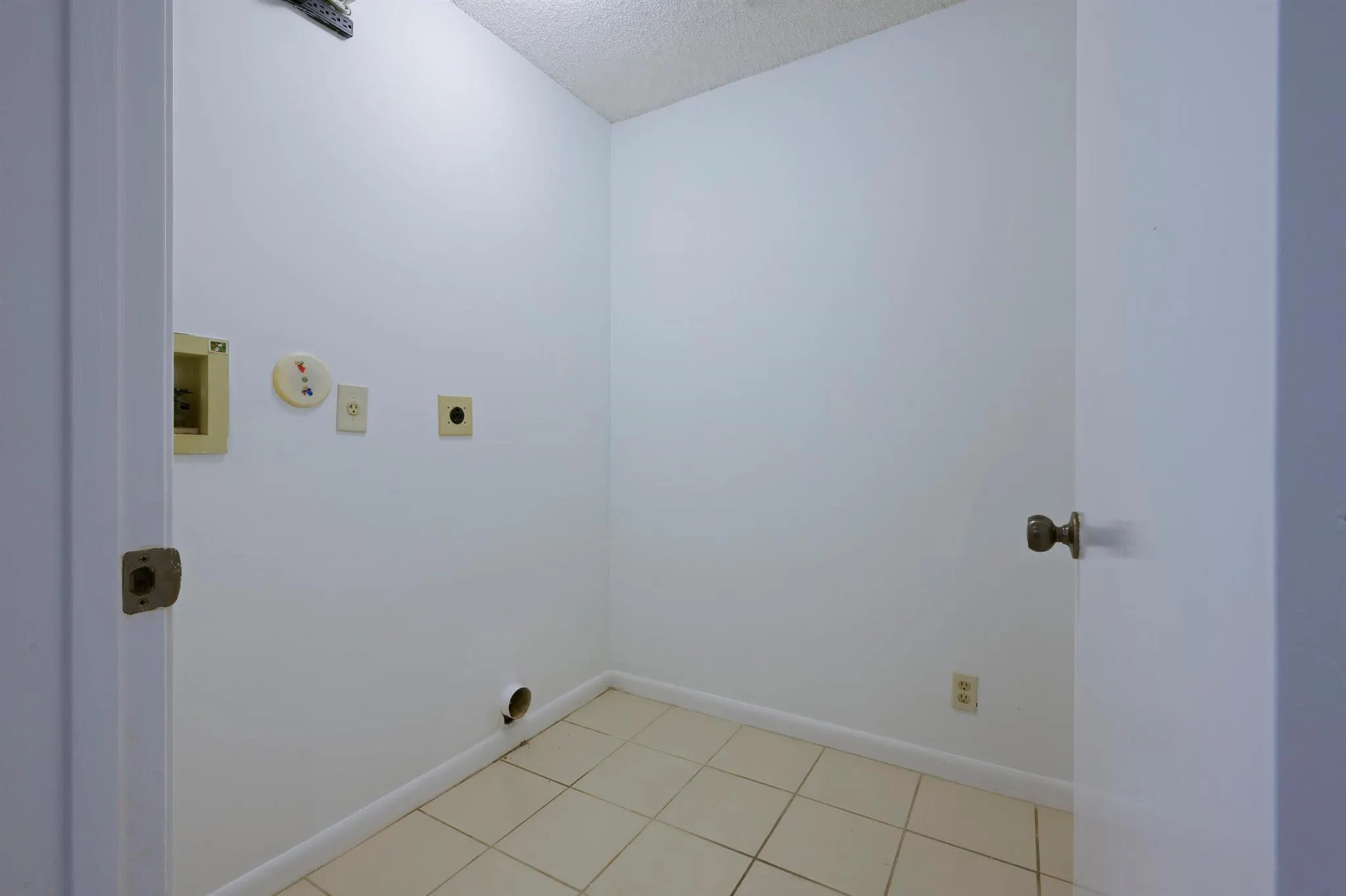6222 Pointe Regal Circle