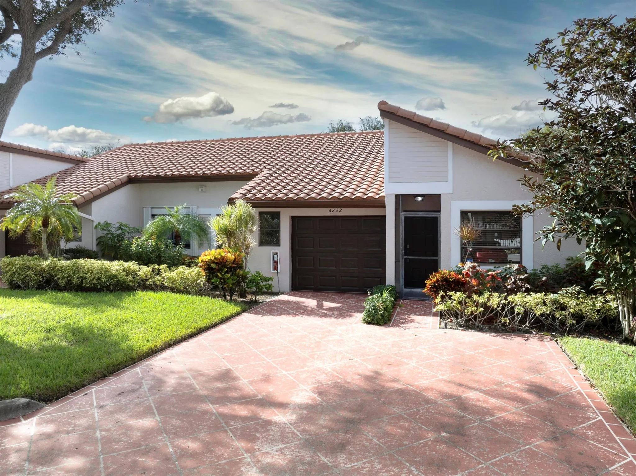 6222 Pointe Regal Circle