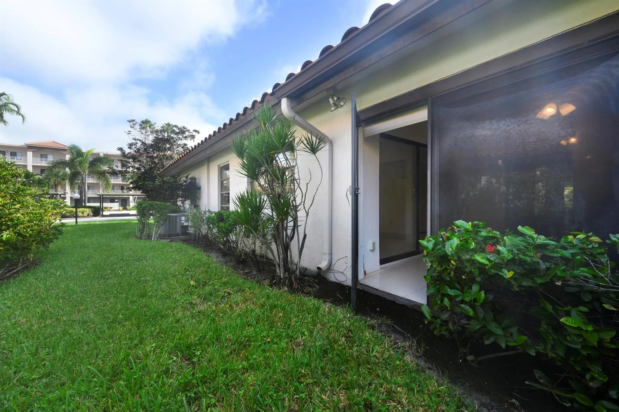 6222 Pointe Regal Circle