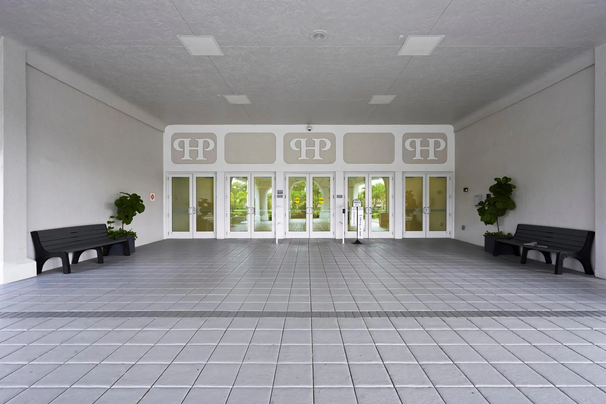 6222 Pointe Regal Circle