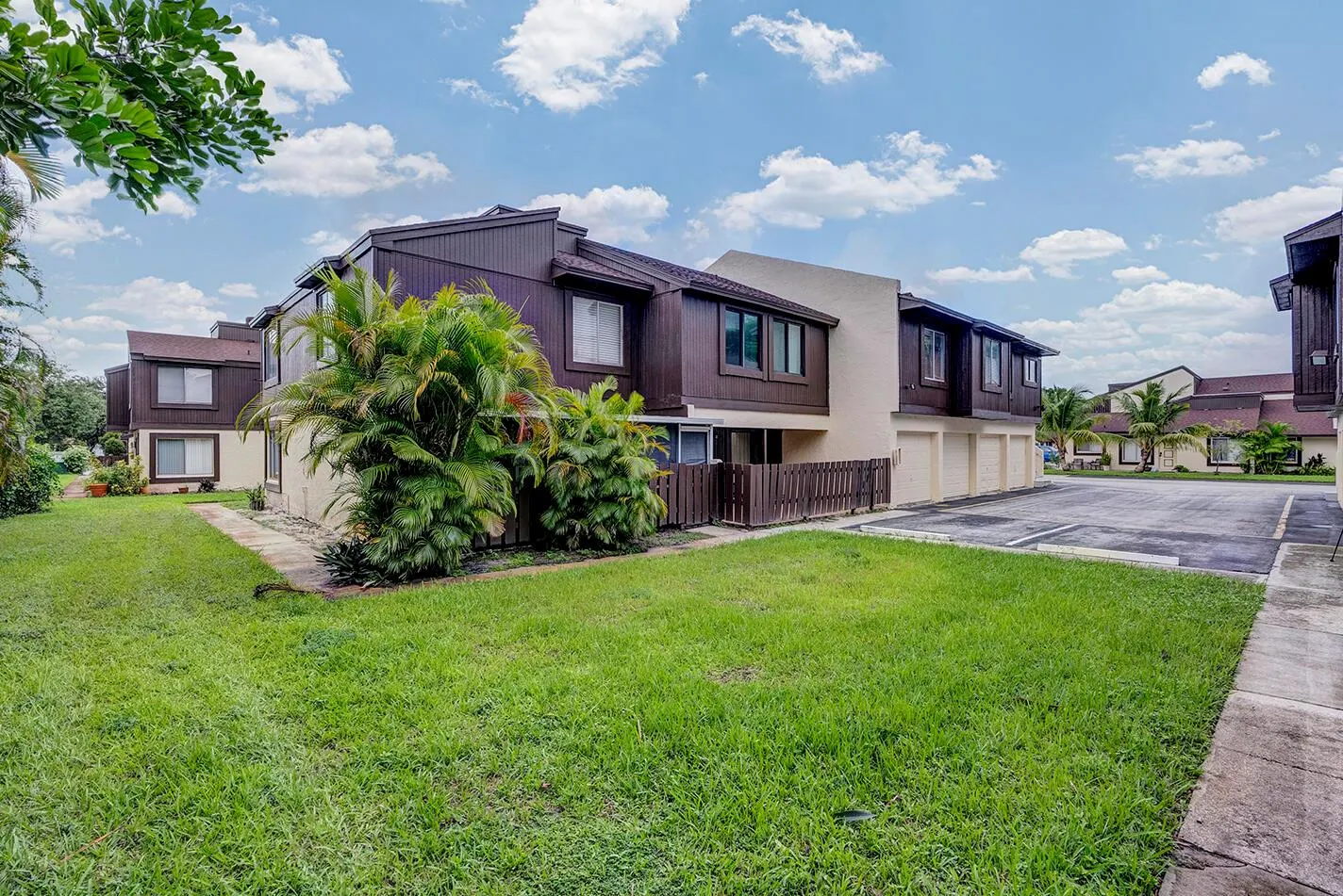 5344 Bosque Lane, #101