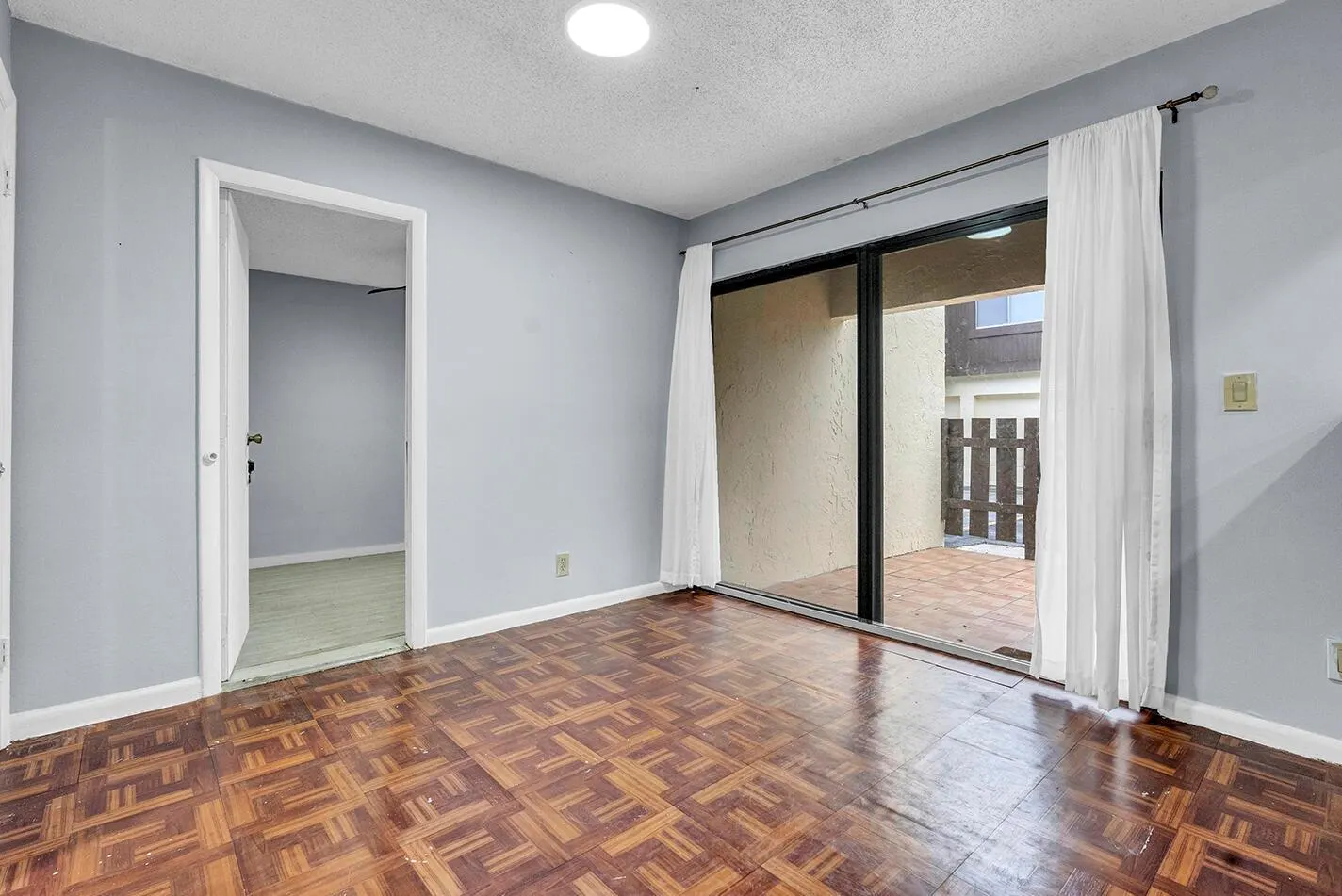 5344 Bosque Lane, #101