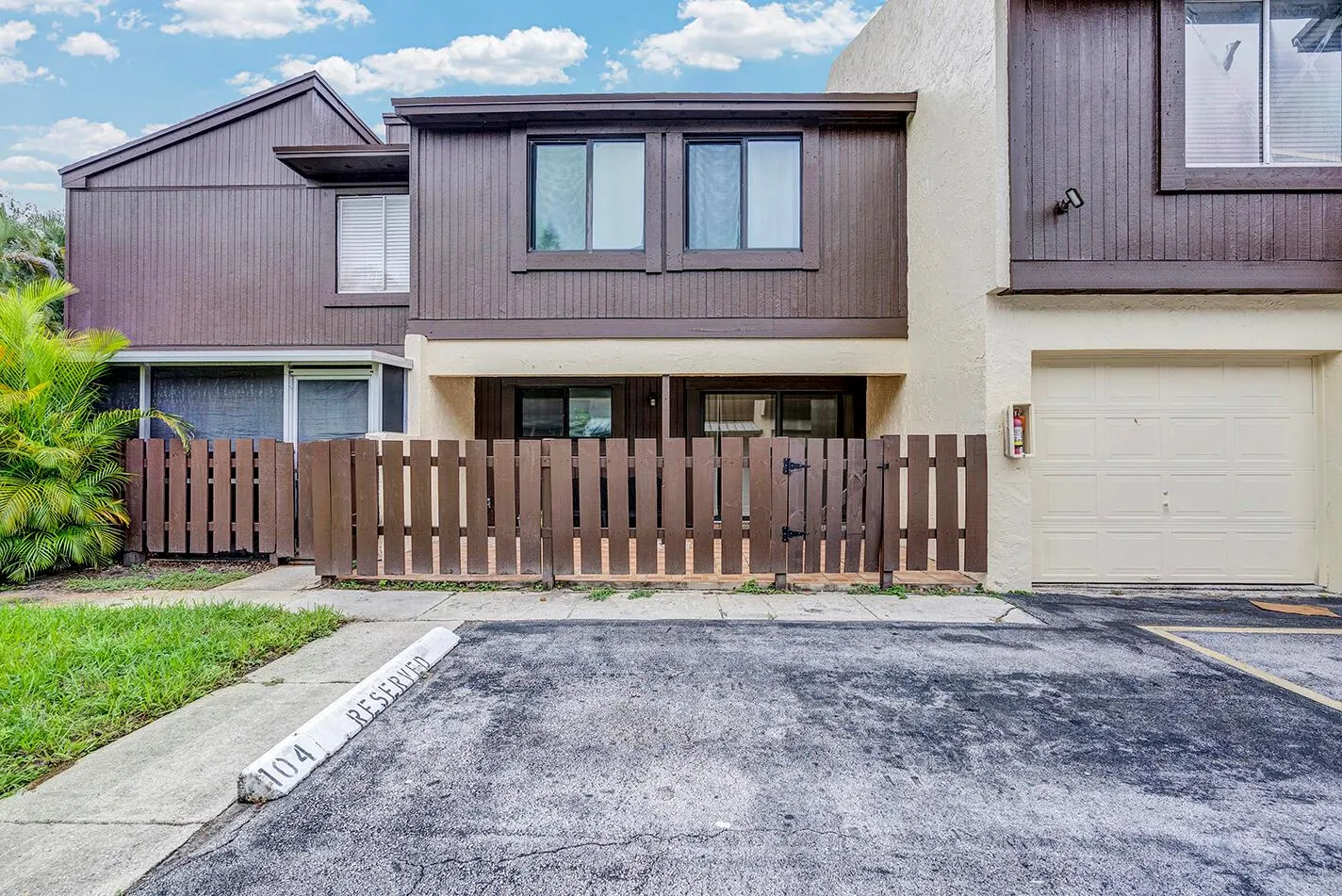 5344 Bosque Lane, #101