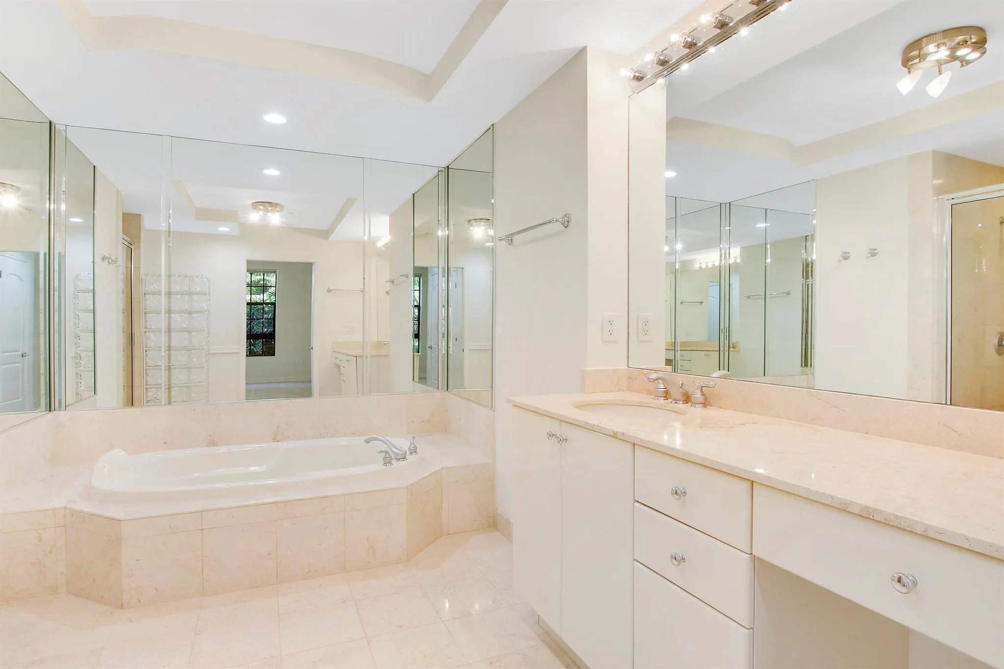 801 S Olive Avenue, #723