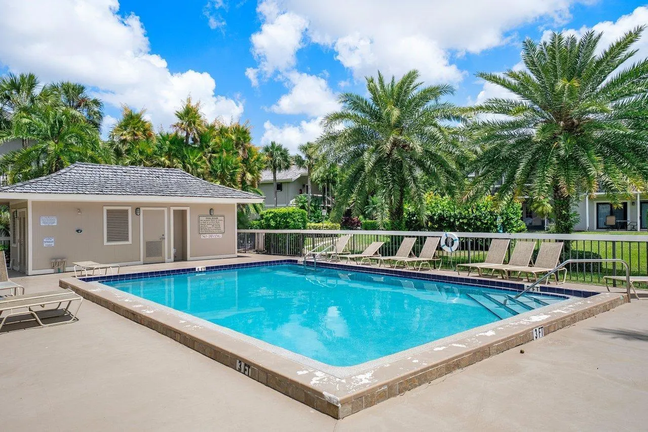 11863 Wimbledon Circle, #407