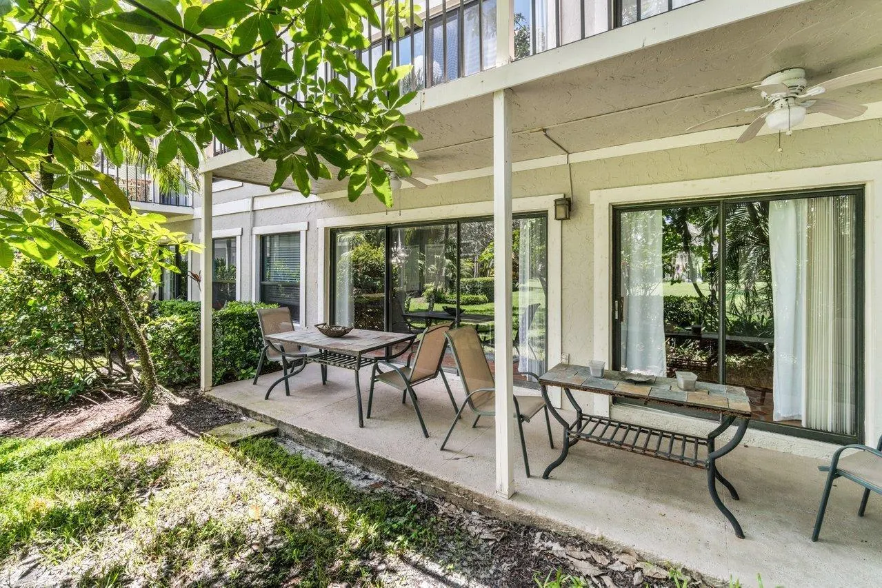 11863 Wimbledon Circle, #407