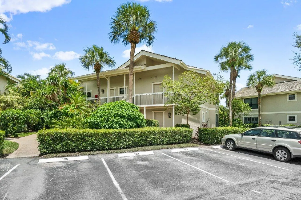 11863 Wimbledon Circle, #407