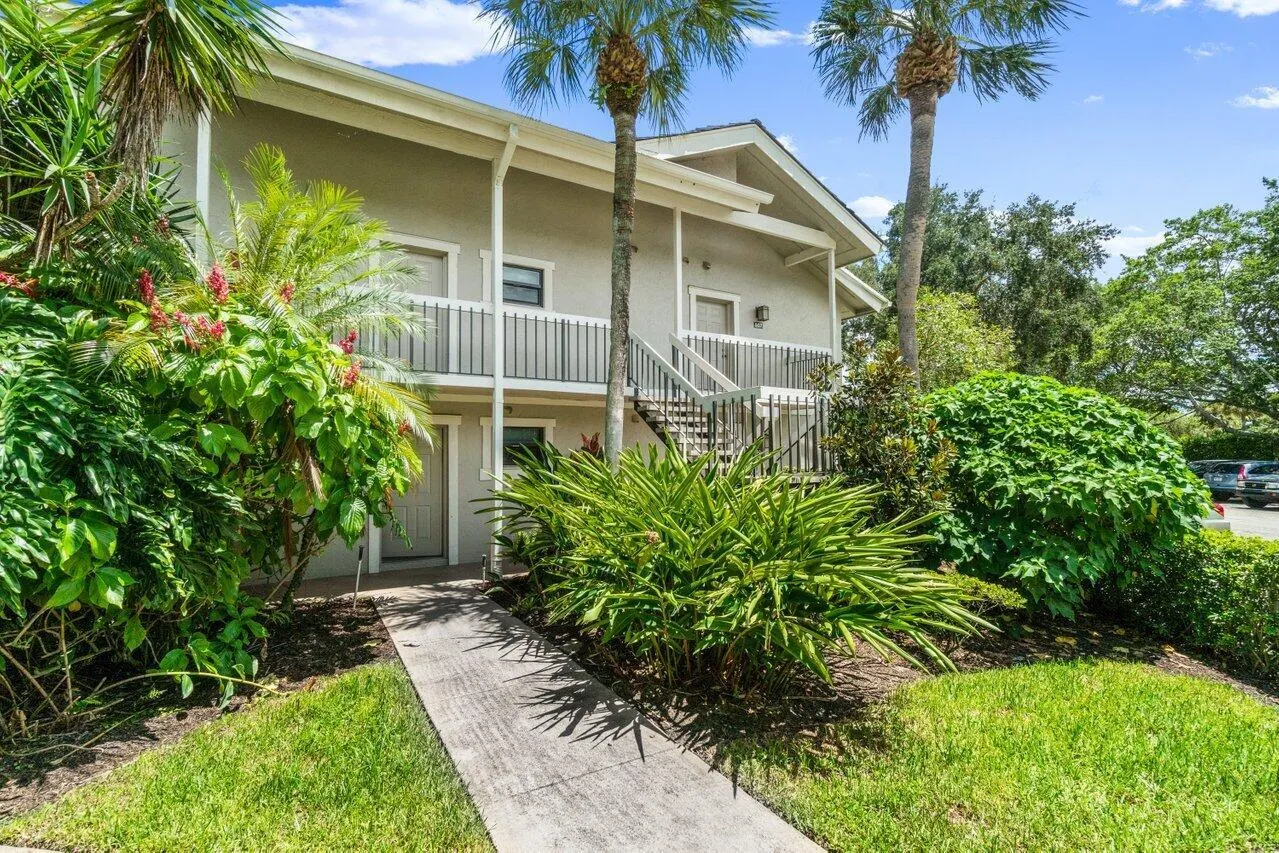 11863 Wimbledon Circle, #407