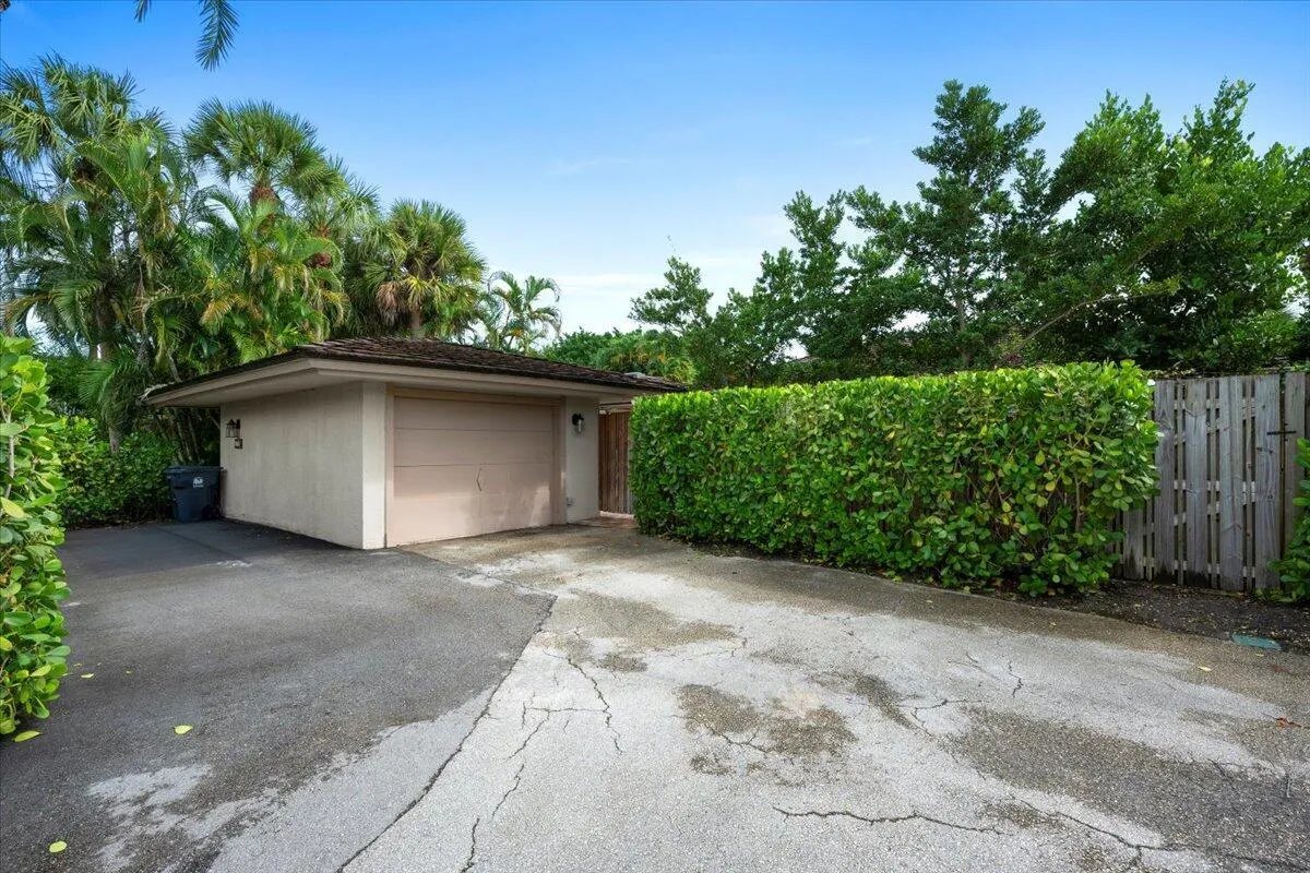 11683 Wimbledon Circle